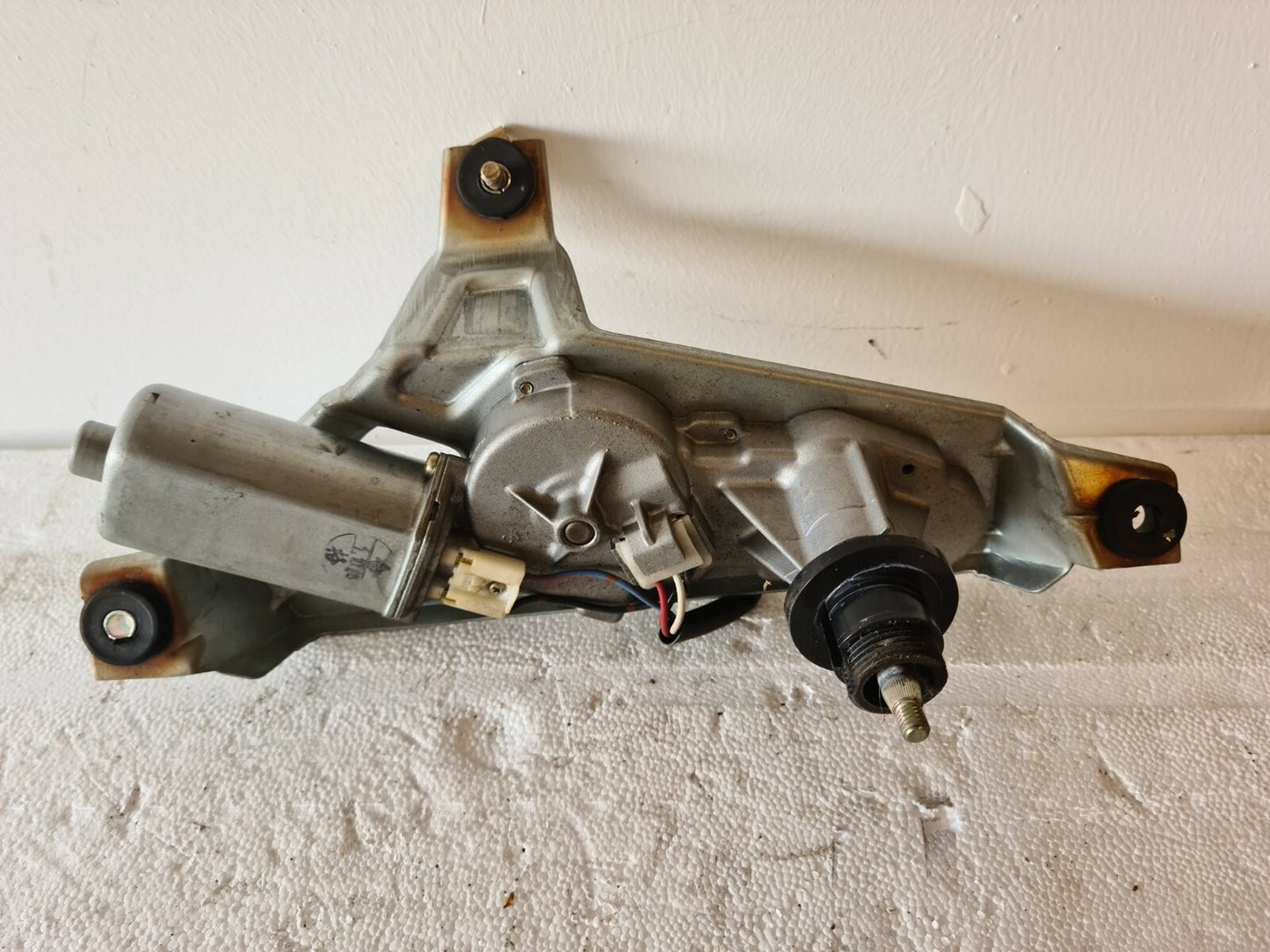 MITSTUBISHI GALANT REAR WIPER MOTOR WM412091S 1996-2002 HW52