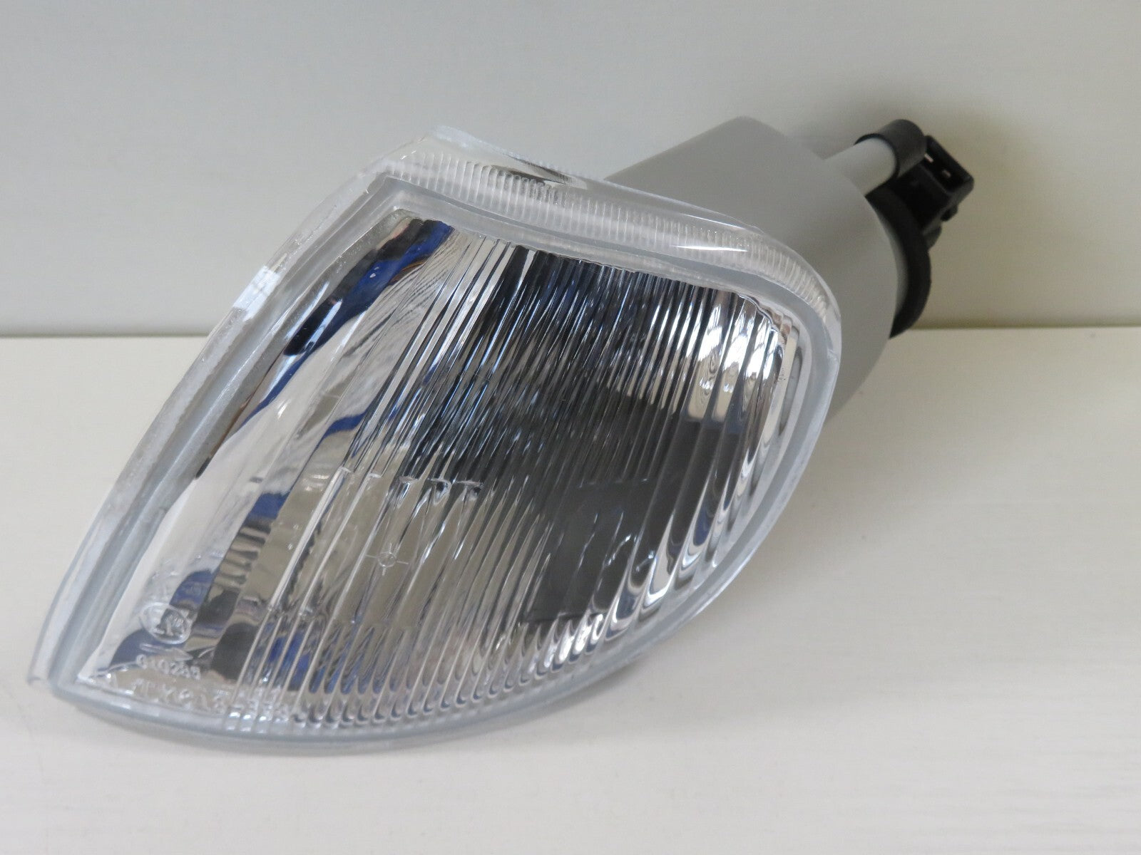 NS PASSENGER LH FRONT INDICATOR LIGHT FOR CITROEN SAXO 1996-1999 LUCAS LPB365