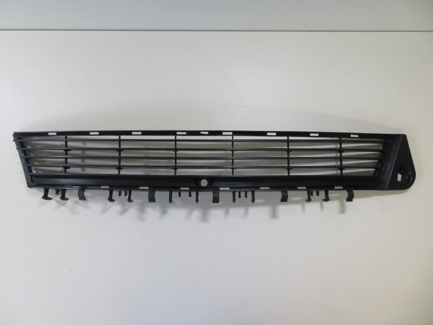FRONT GRILLE FOR VAUXHALL VECTRA FOR YEARS 2002-2005