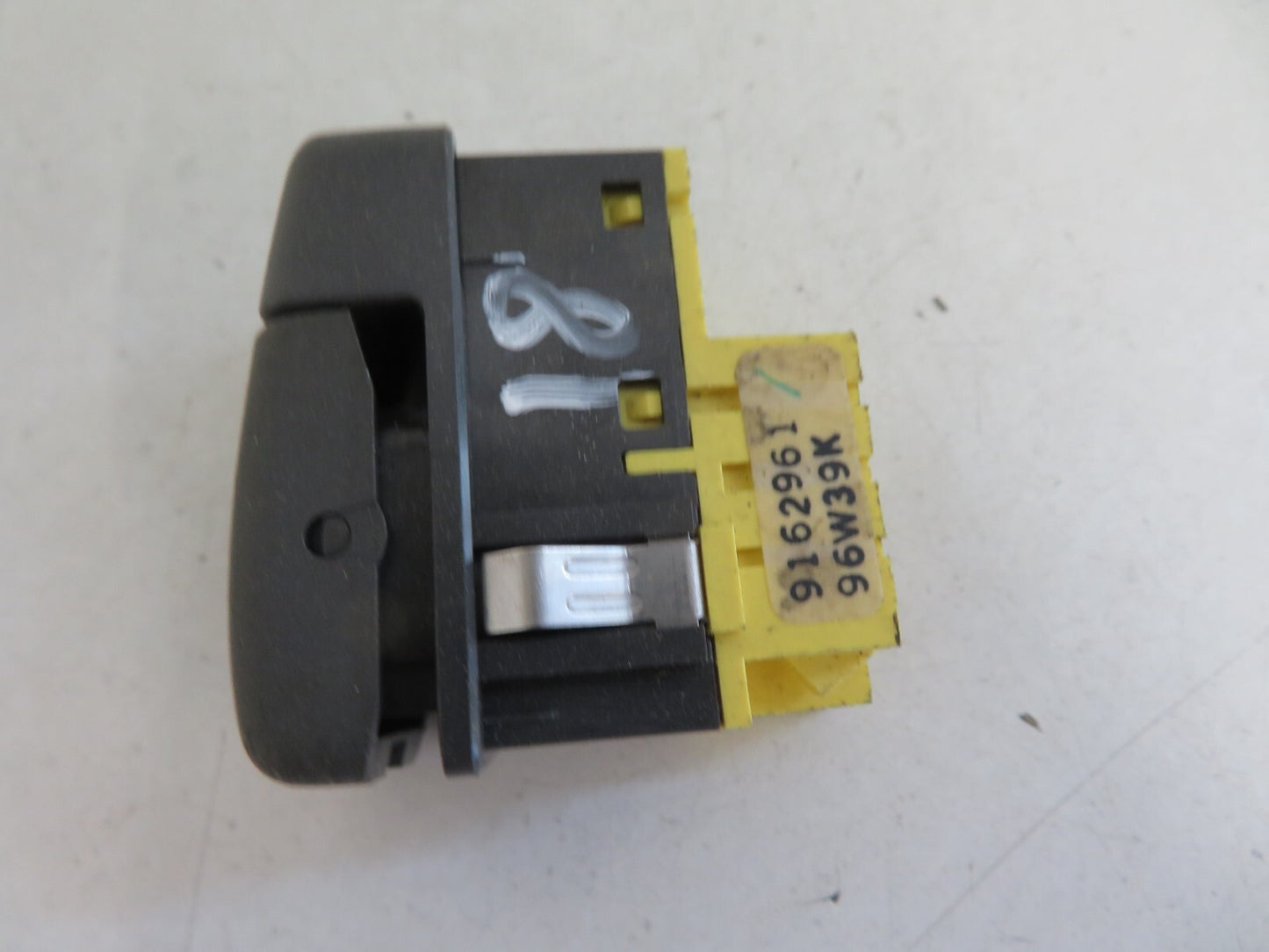 VOLVO C70 FRONT FOG LIGHT SWITCH 9162961 1996-2004 MIX1533-18