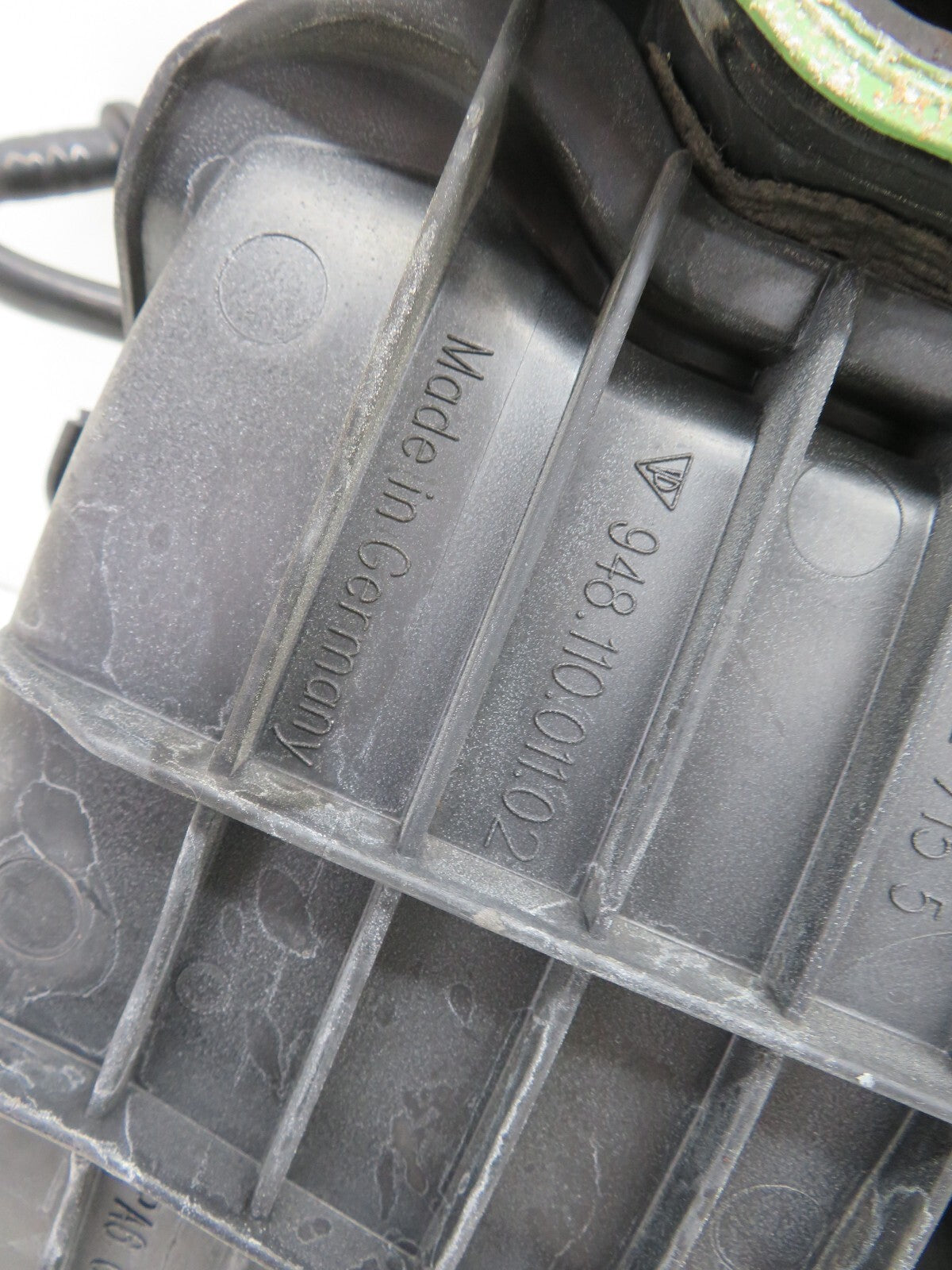 PORSCHE CAYENNE 955 V8 INTAKE MANIFOLD 2003-2006