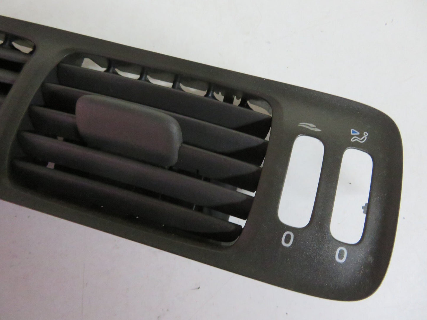 VOLVO C70 DASHBOARD CENTRE AIR VENTS 1996-2004 AMS1557-8