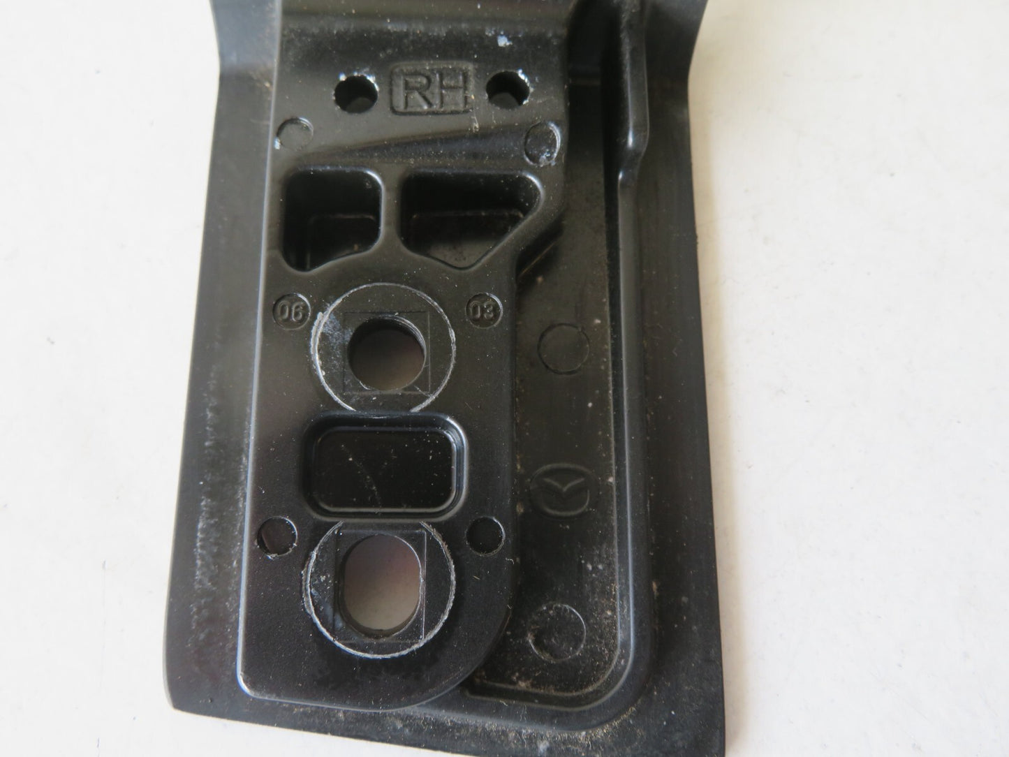 MAZDA MX5 MX-5 MK3 FRONT ROOF LATCHES 2005-2008 AMS1226