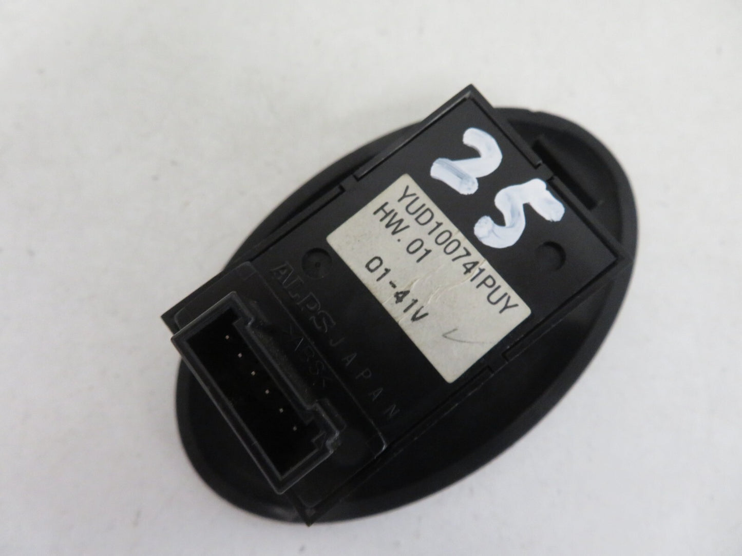 ROVER 75 REAR WINDOW SWITCH YUD100741 1999-2005 MIXA1540-25