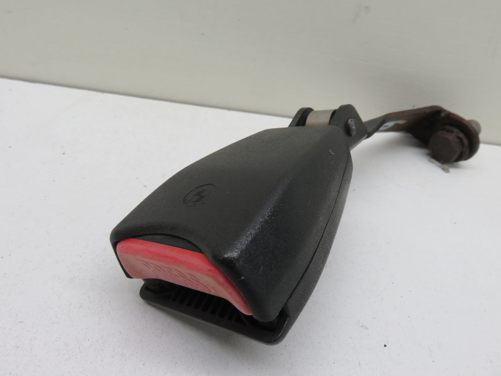 BMW E36 CONVERTIBLE REAR LEFT SEAT BELT BUCKLE 8119127 1991-1998 1756-6