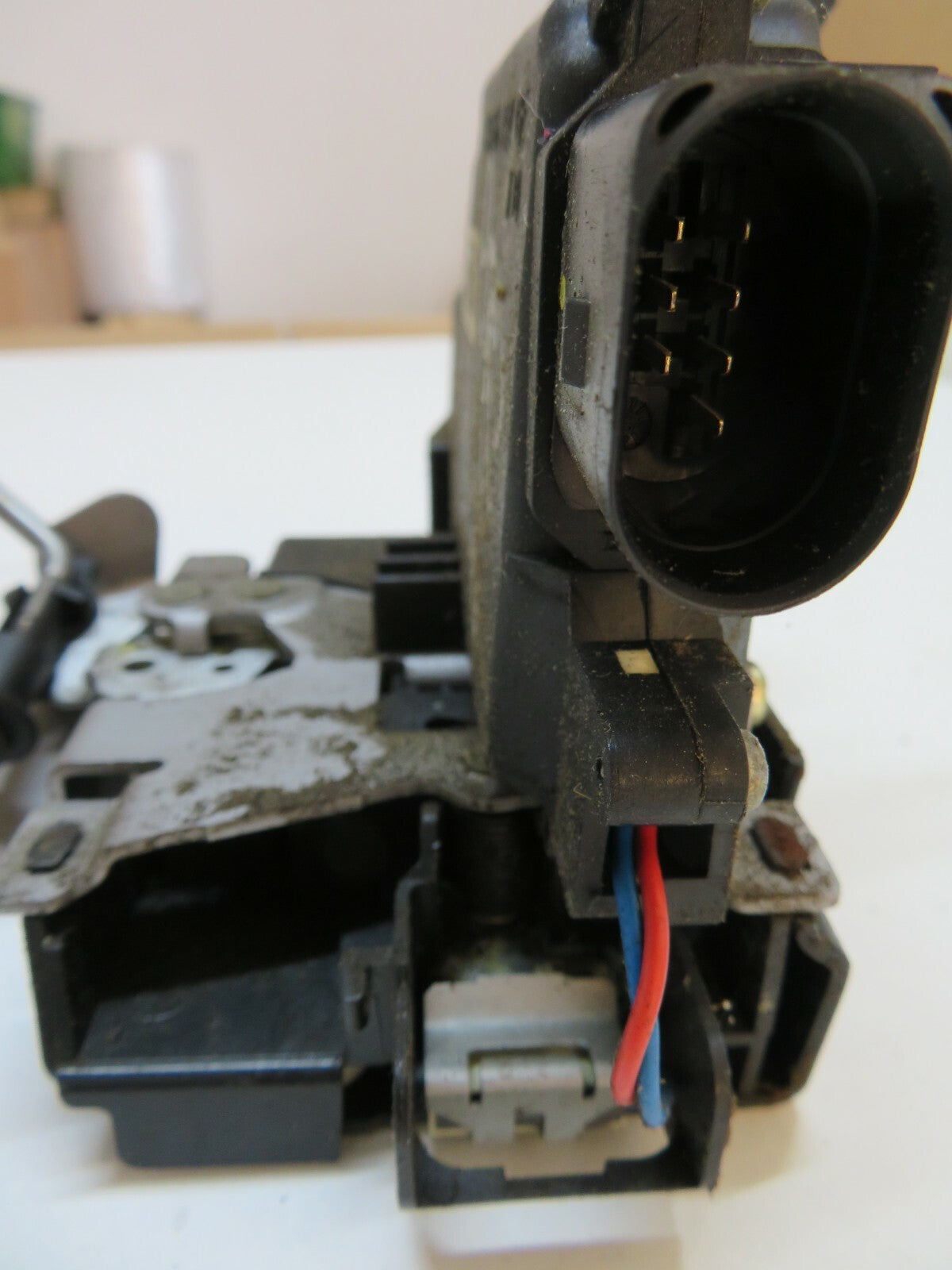 AUDI A6 C5 ALL ROAD OSR DOOR LOCK CATCH 4B0839016G 1998-2003 REFB5-2