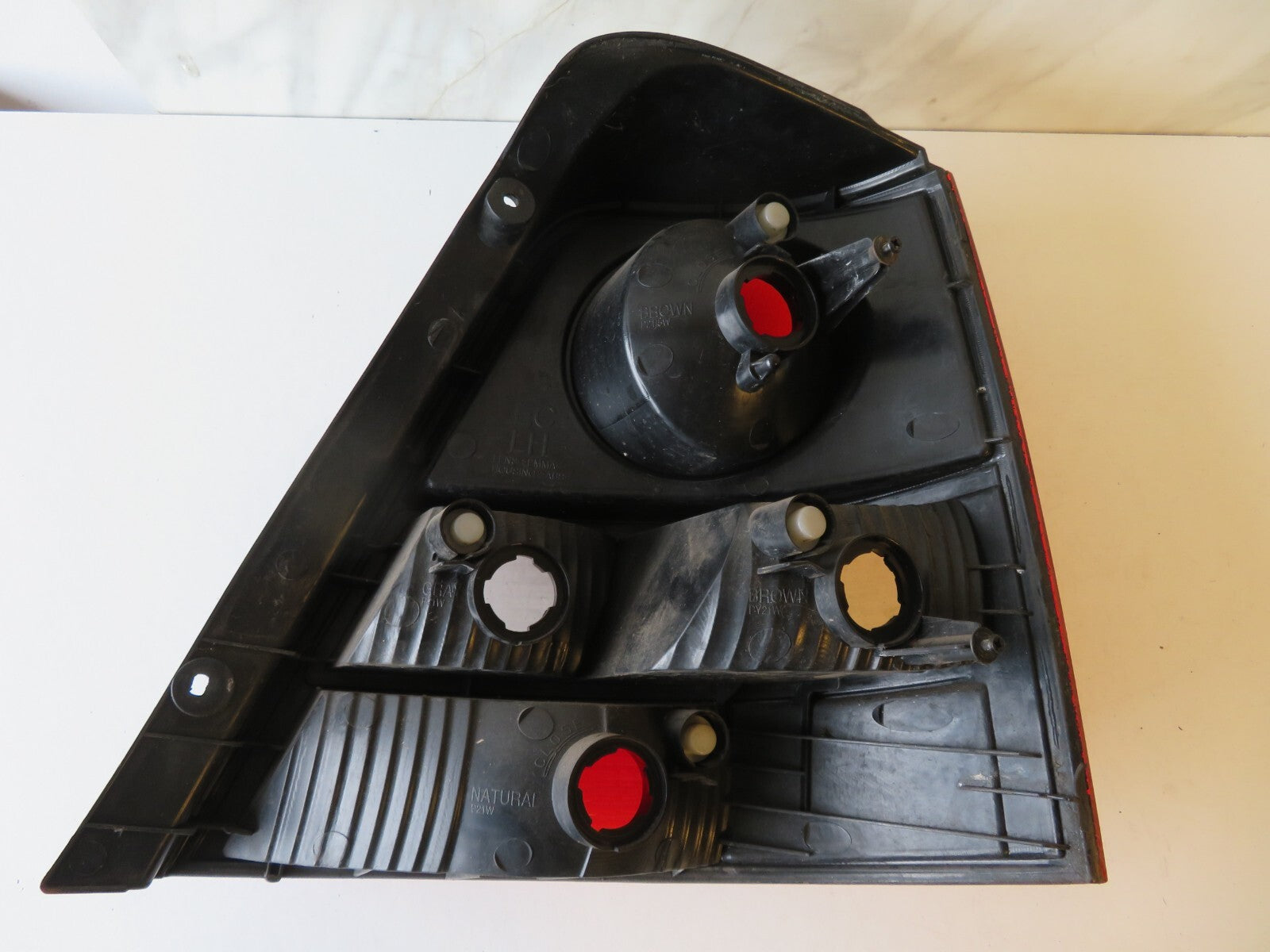 KIA SORENTO NS REAR TAIL LIGHT 2002-2006