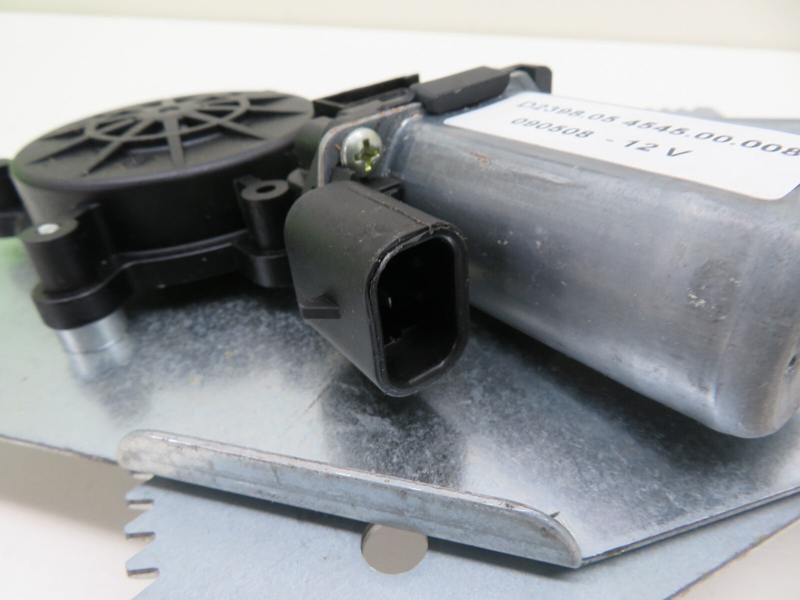 OS DRIVER DOOR WINDOW REGULATOR MOTOR FOR RENAULT TWINGO 1996-2007 VALEO 850363