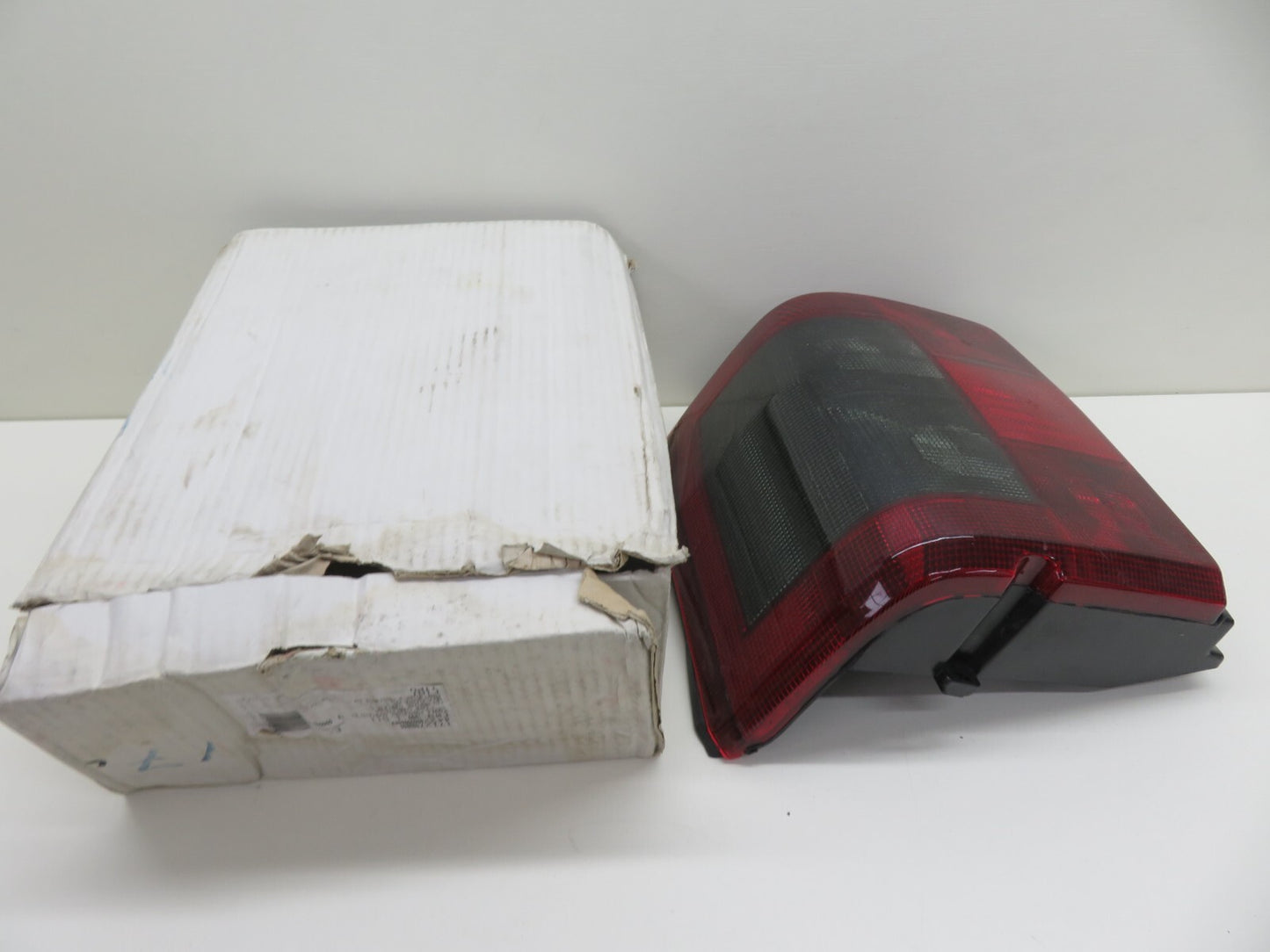 NS PASSENGER REAR TAIL LIGHT FOR FIAT TIPO 1987-1997