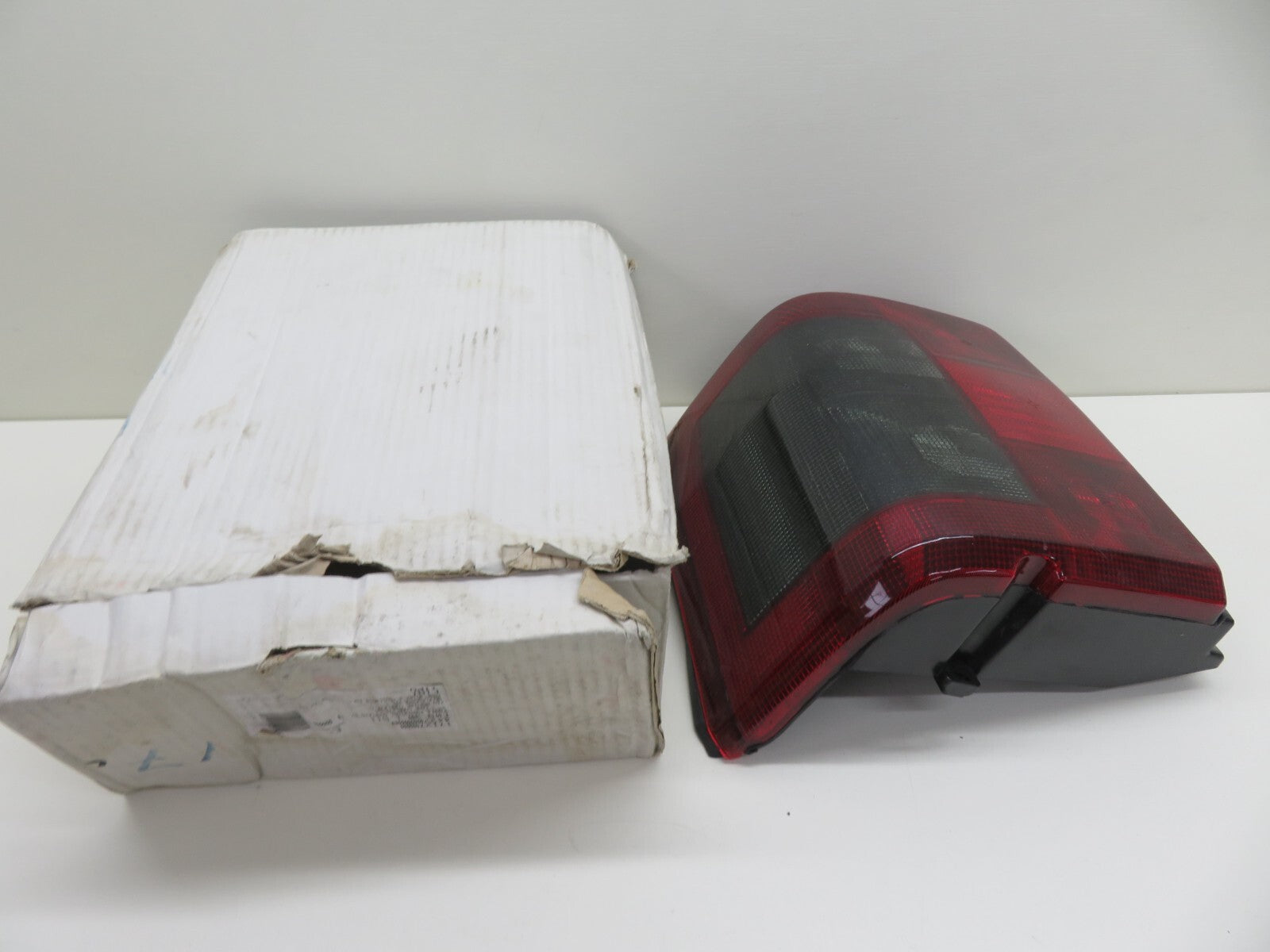 NS PASSENGER REAR TAIL LIGHT FOR FIAT TIPO 1987-1997