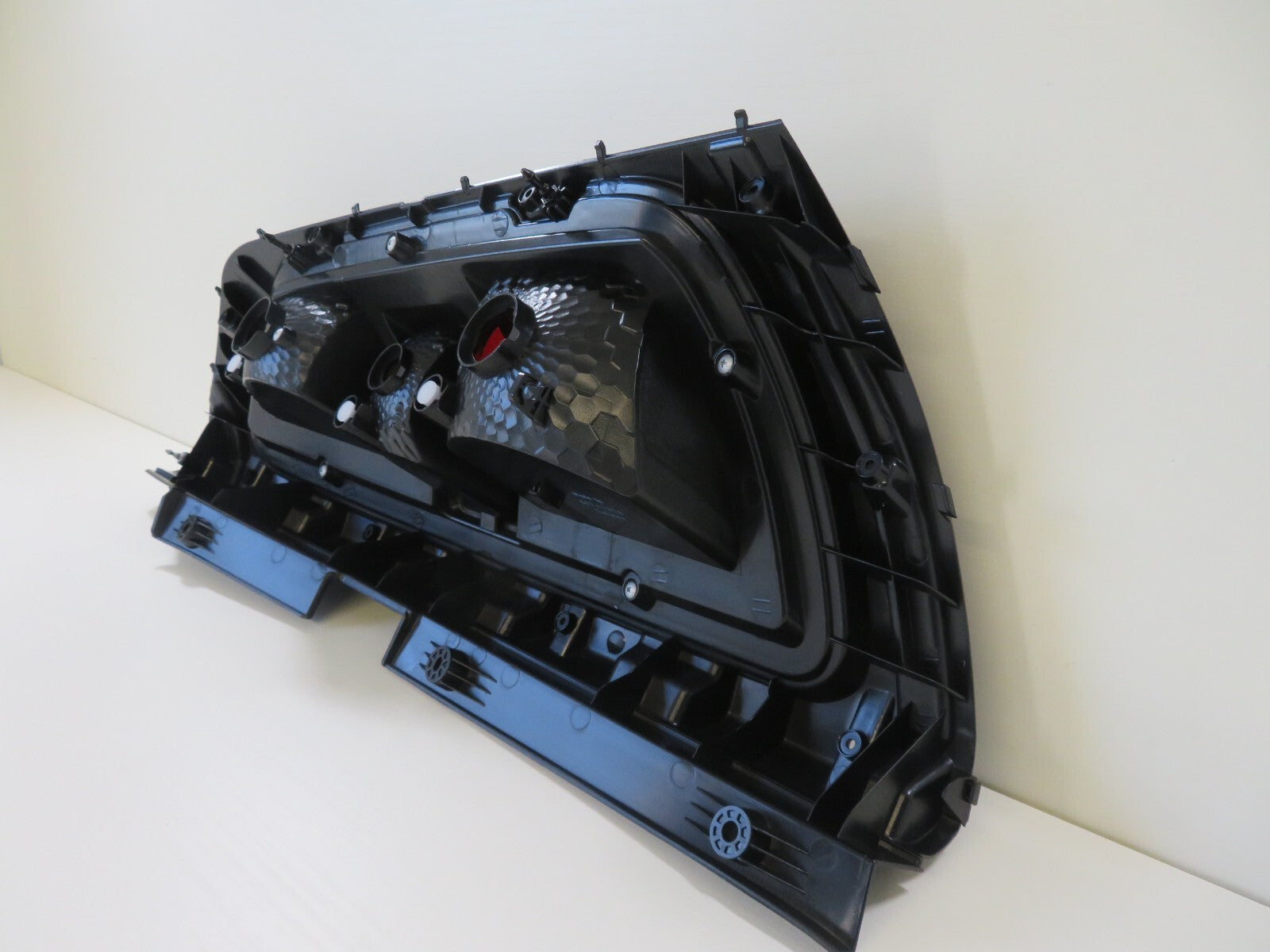 KIA SOUL NS PASSENGER REAR TAIL LIGHT TYC 11-11960-01-2 2009-2012