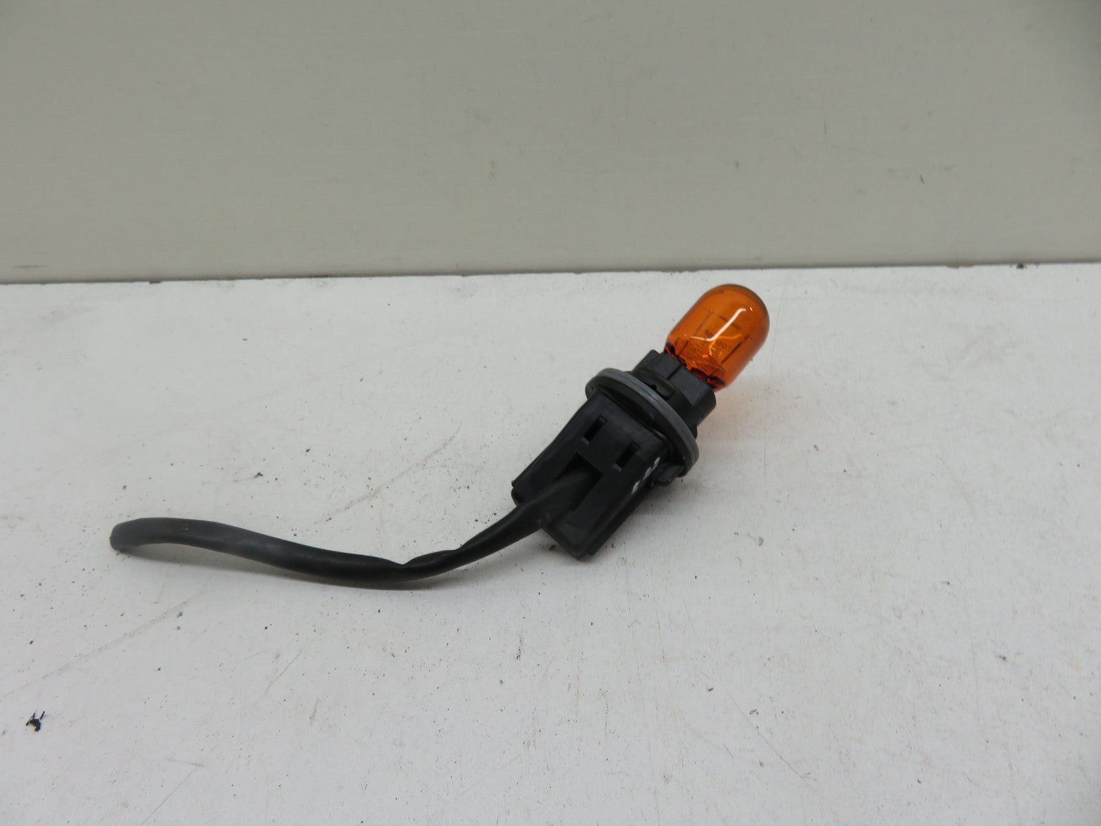 VAUXHALL MOKKA INDICATOR BULB HOLDER CUT LOOM 2012-2016 1147-14