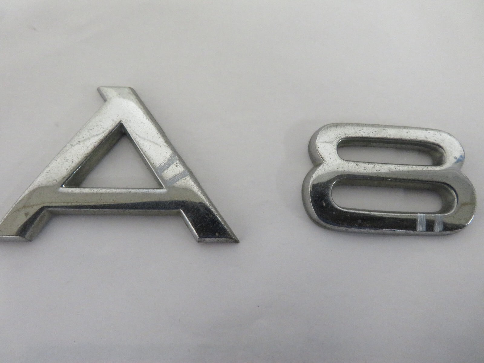 AUDI A8 D2 REAR BOOT BADGE 1998-2002 1515-11