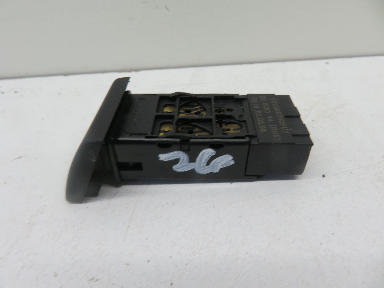 LAND ROVER FREELANDER 1 REAR WIPER SWITCH YUG500240 1997-2006 1734-24