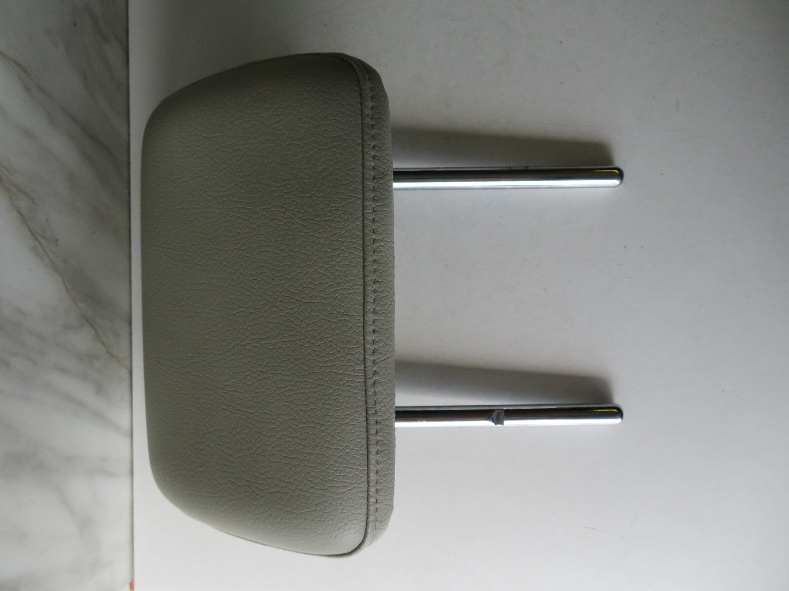 SAAB 93 CONVERTIBLE REAR LEATHER CREAM HEADREST 2004-2012 AMS1605-1