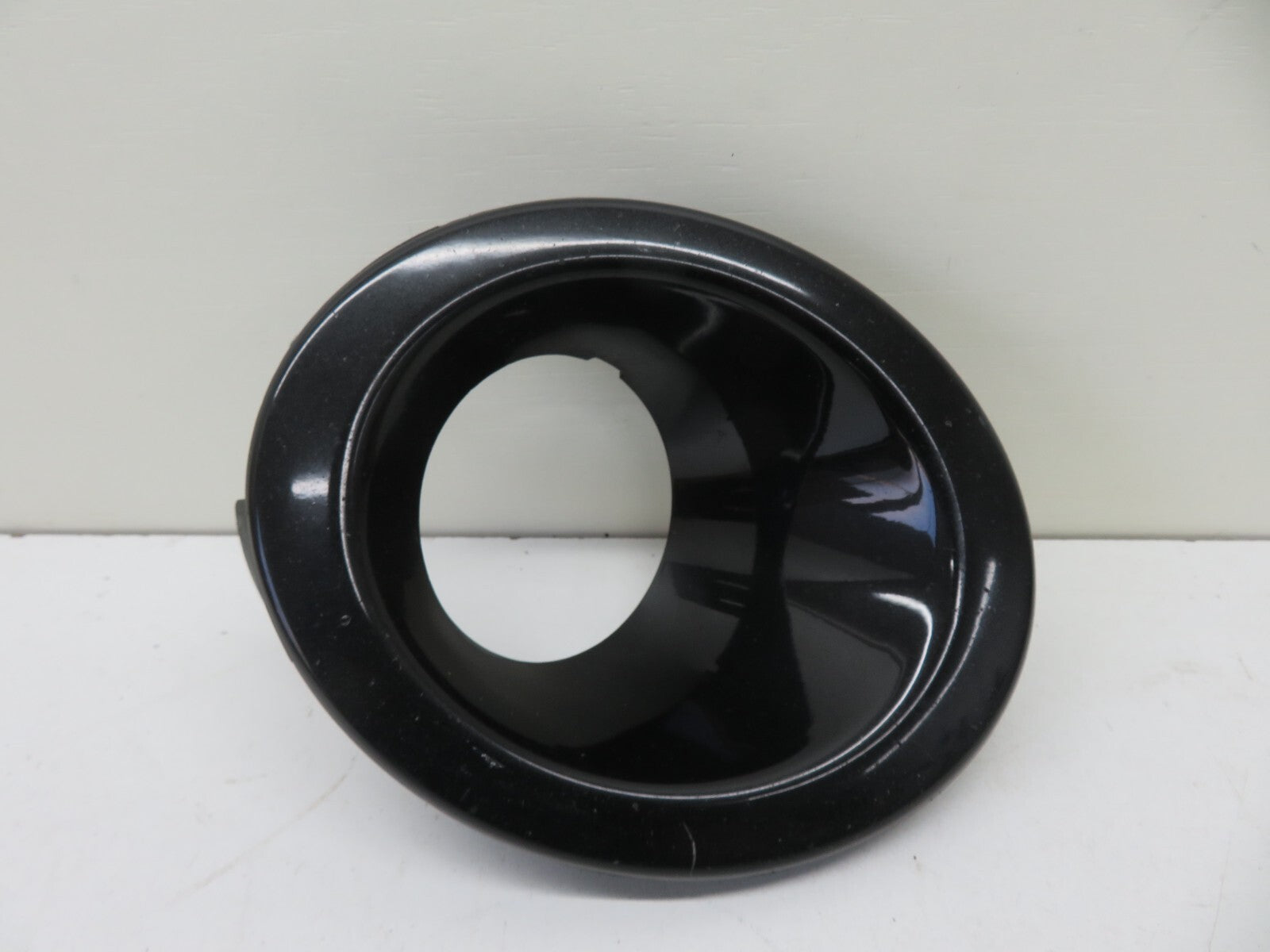 LAND ROVER FREELANDER 2 OS DRIVER FRONT FOG LIGHT SURROUND TRIM 2006-2014