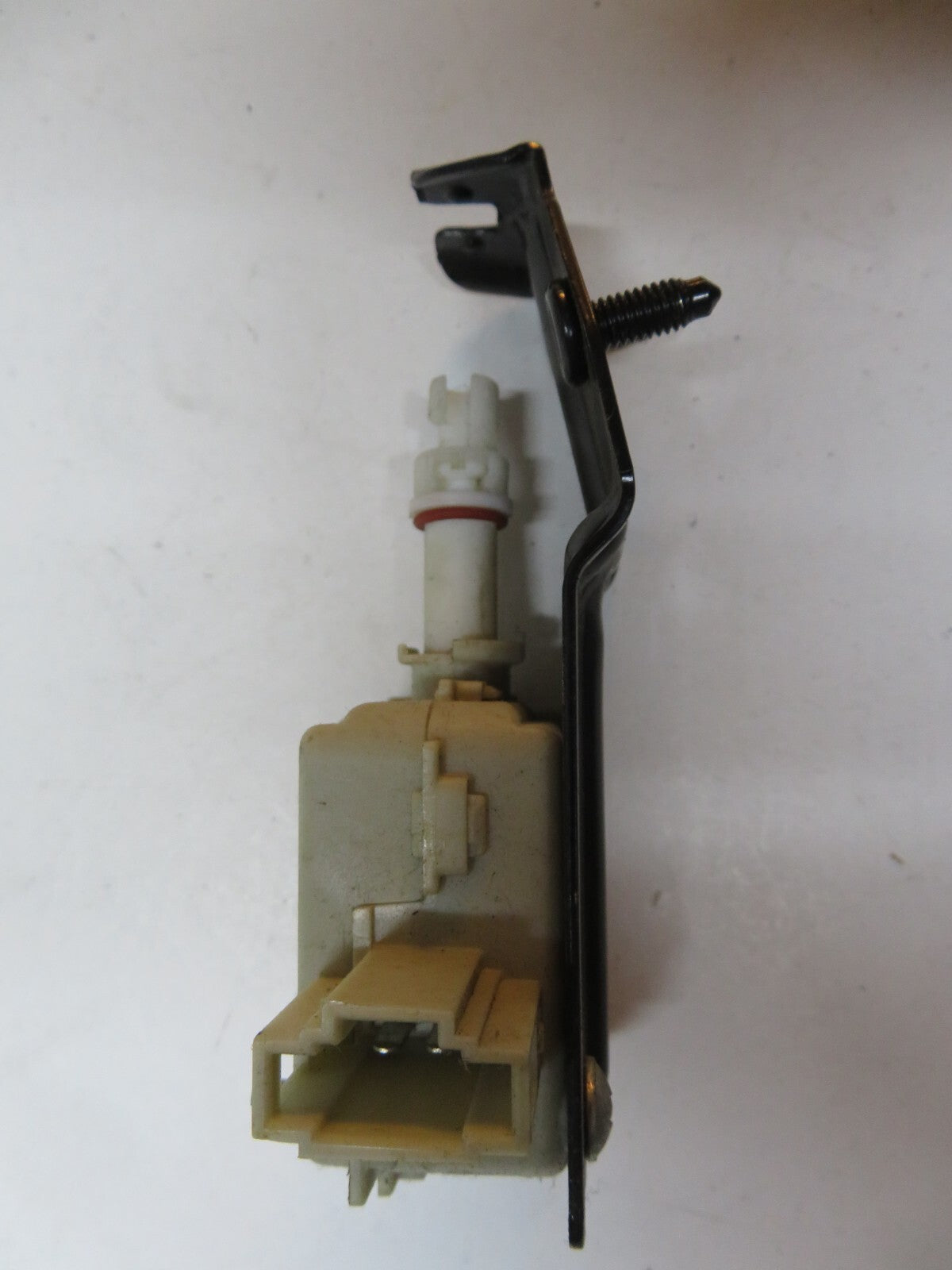 AUDI TT MK1 FUEL FLAP ACTUATOR 1c0810773 1998-2004 B6-1