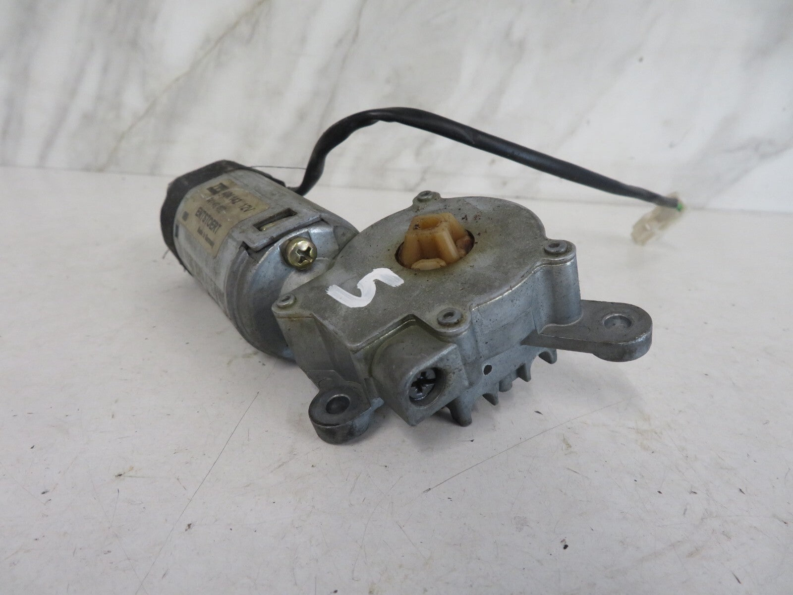 MITSUBISHI CARISMA SUN ROOF MOTOR 404.142  MIX1644-5