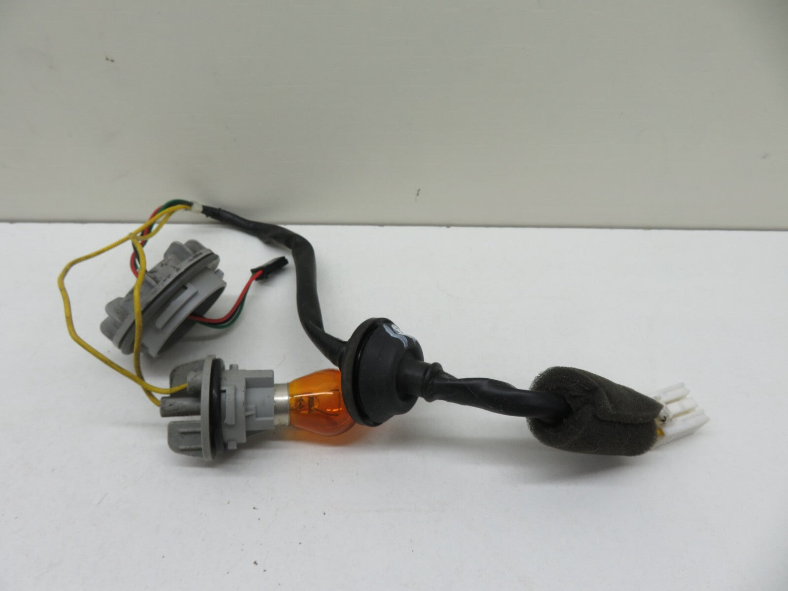 KIA RIO REAR TAIL LIGHT LOOM 2011-2014 #1247-18