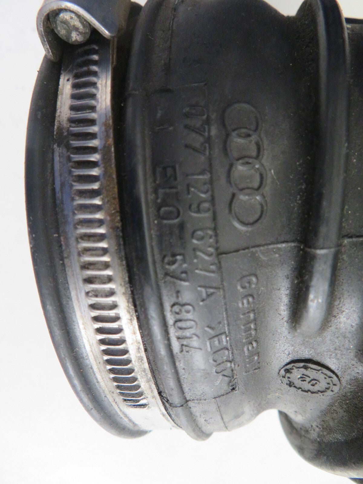 AUDI A8 D2 V8 AIR INTAKE PIPE 077129627A 1998-2002 1515-5