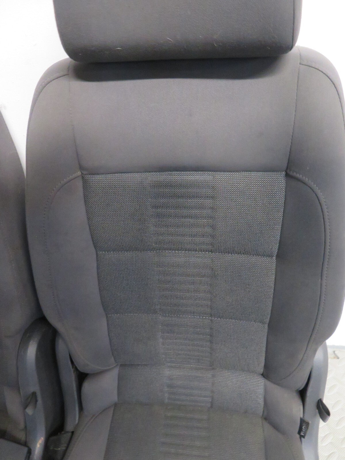 VOLKSWAGEN VW TOURAN MIDDLE ROW CLOTH SEATS CADDY 2K (SEE PHOTOS) 2003-2009