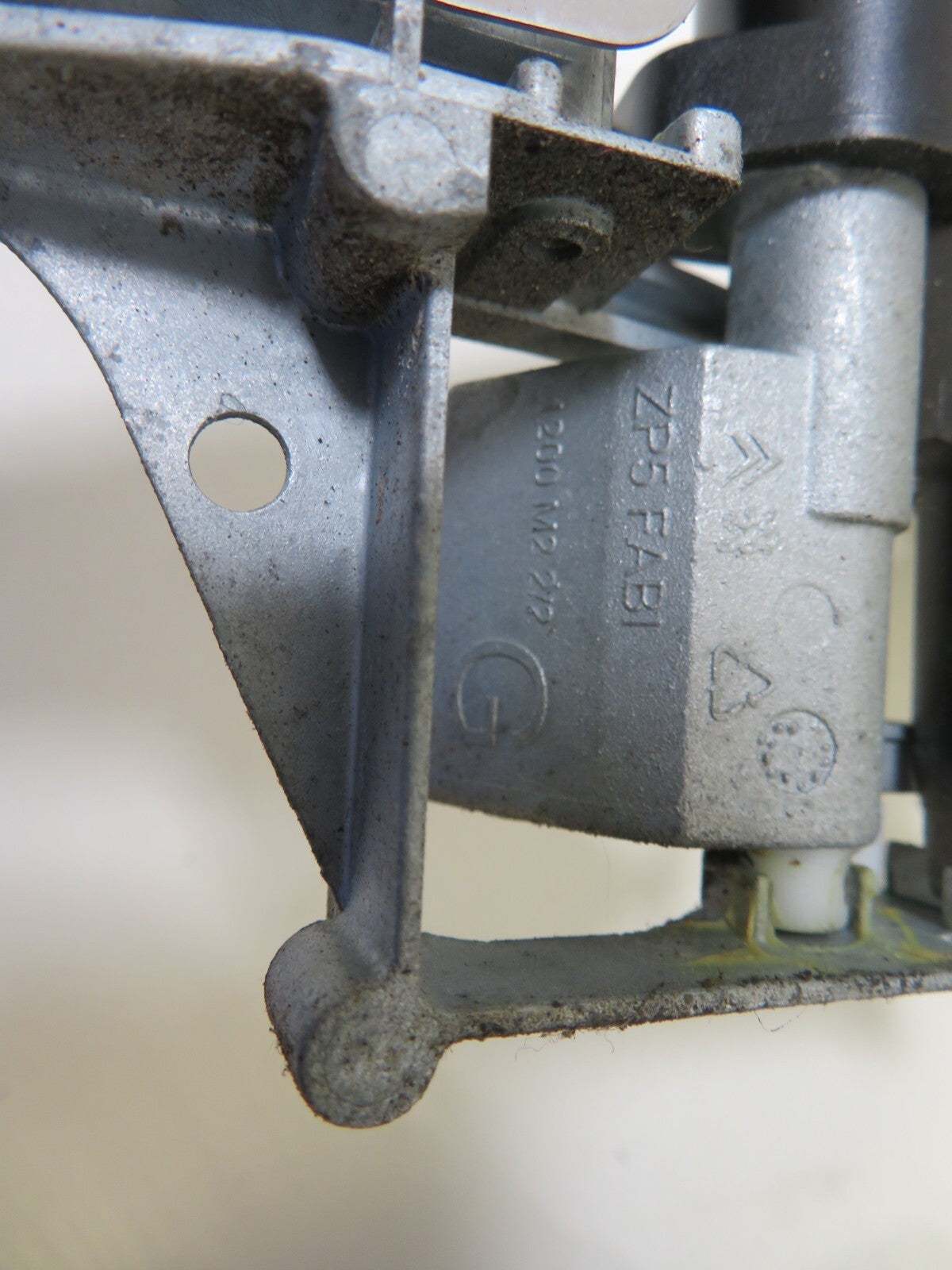 PEUGEOT 308 NSR DOOR LOCK CATCH 2007-2013 1410-3