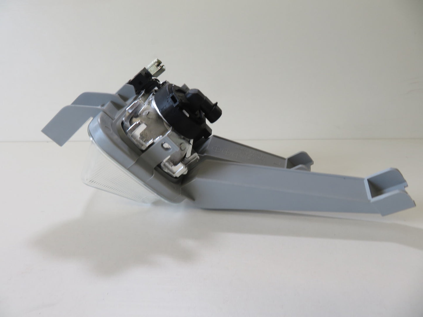 NS PASSENGER L FRONT FOG LIGHT OP0154414 FOR VAUXHALL ASTRA 1995-1998