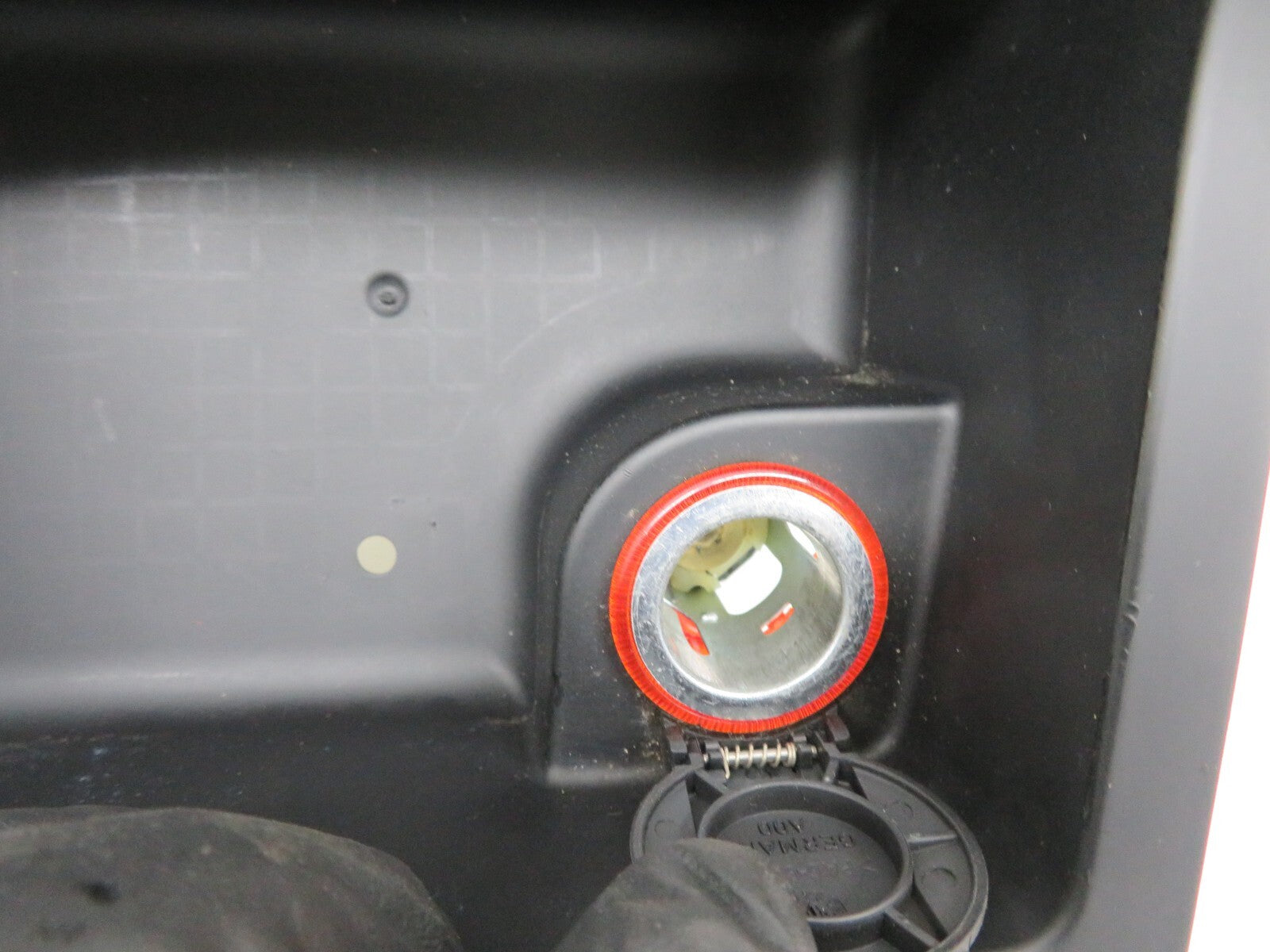 VOLKSWAGEN VW EOS 12V SOCKET STORAGE TRAY 5K0858329 2006-2010 1701-6