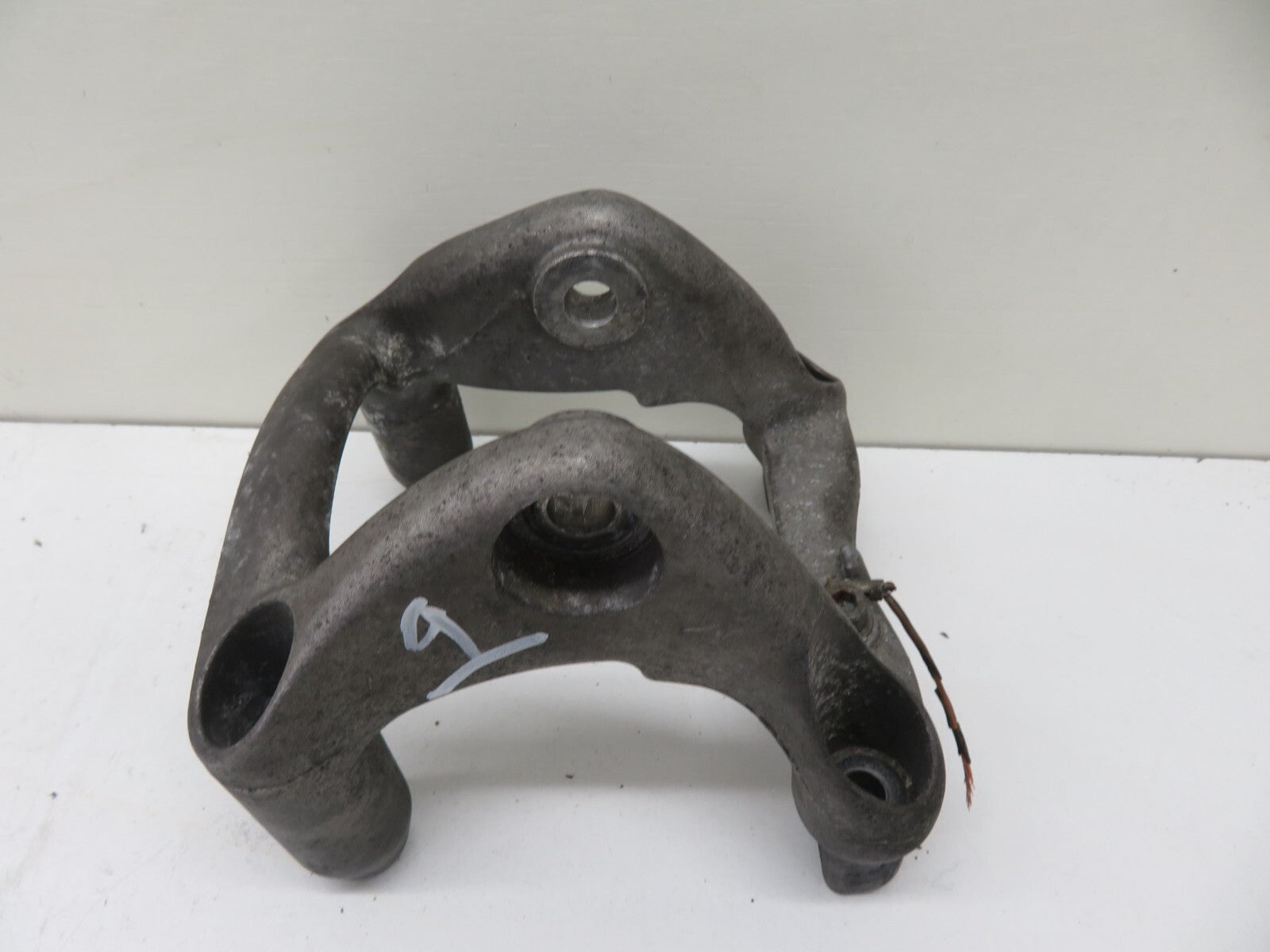 PORSCHE CAYENNE 955 MOUNT BRACKET 948115203 2003-2006 1718-9