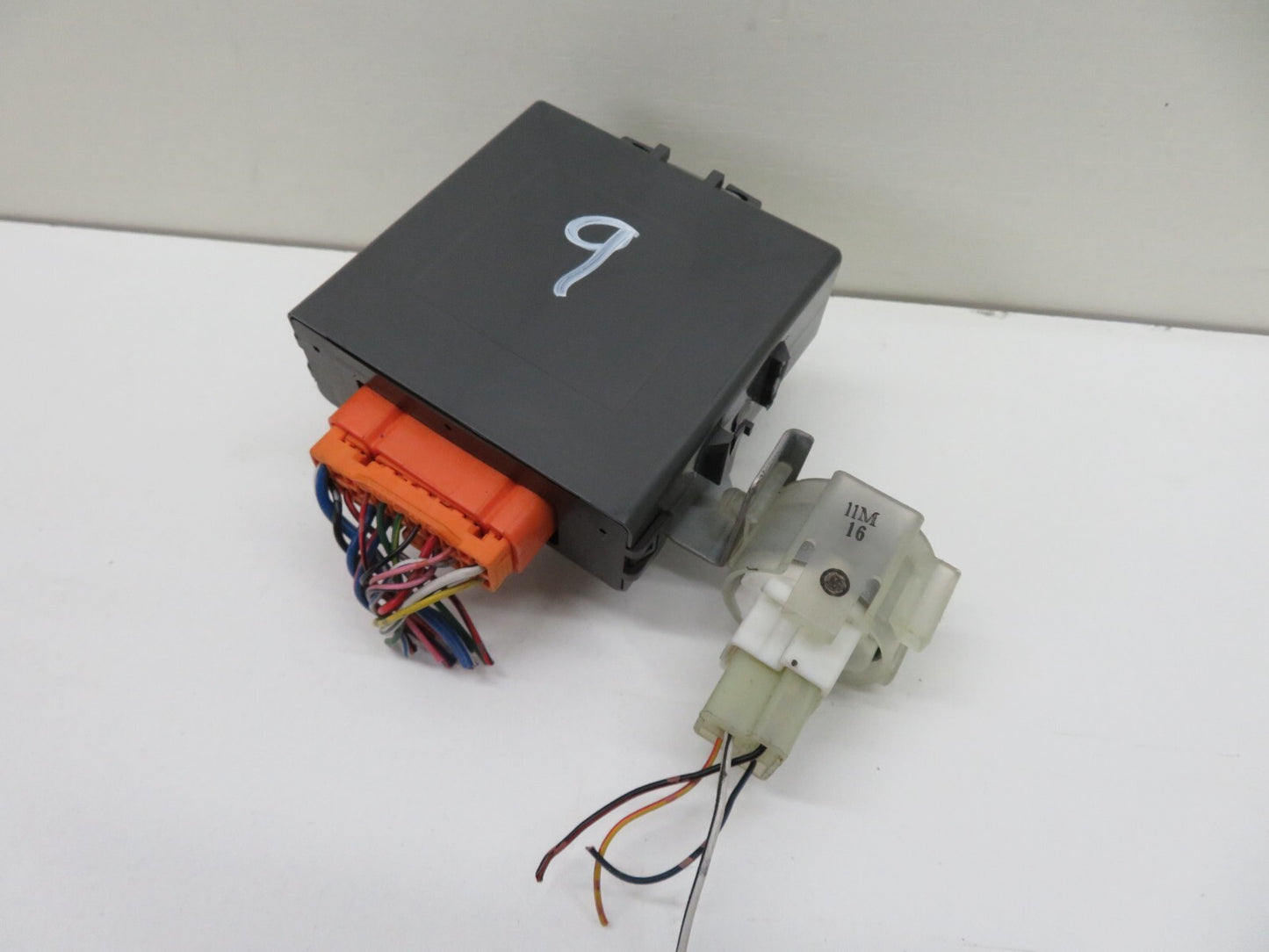 TOYOTA LEXUS SOARER DOOR CONTROL MODULE 85980-24050  1991-1999 1231-9