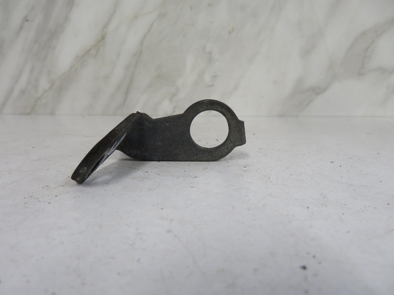 FORD KA MK2 ENGINE HOOK BRACKET 2008-2015 1524-9