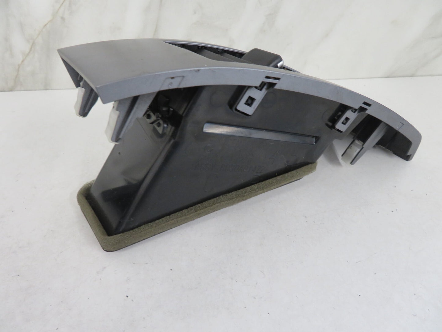 PEUGEOT 4007 DASHBOARD CENTER RIGHT AIR VENT GN711-14270 2007-2012 1603-6