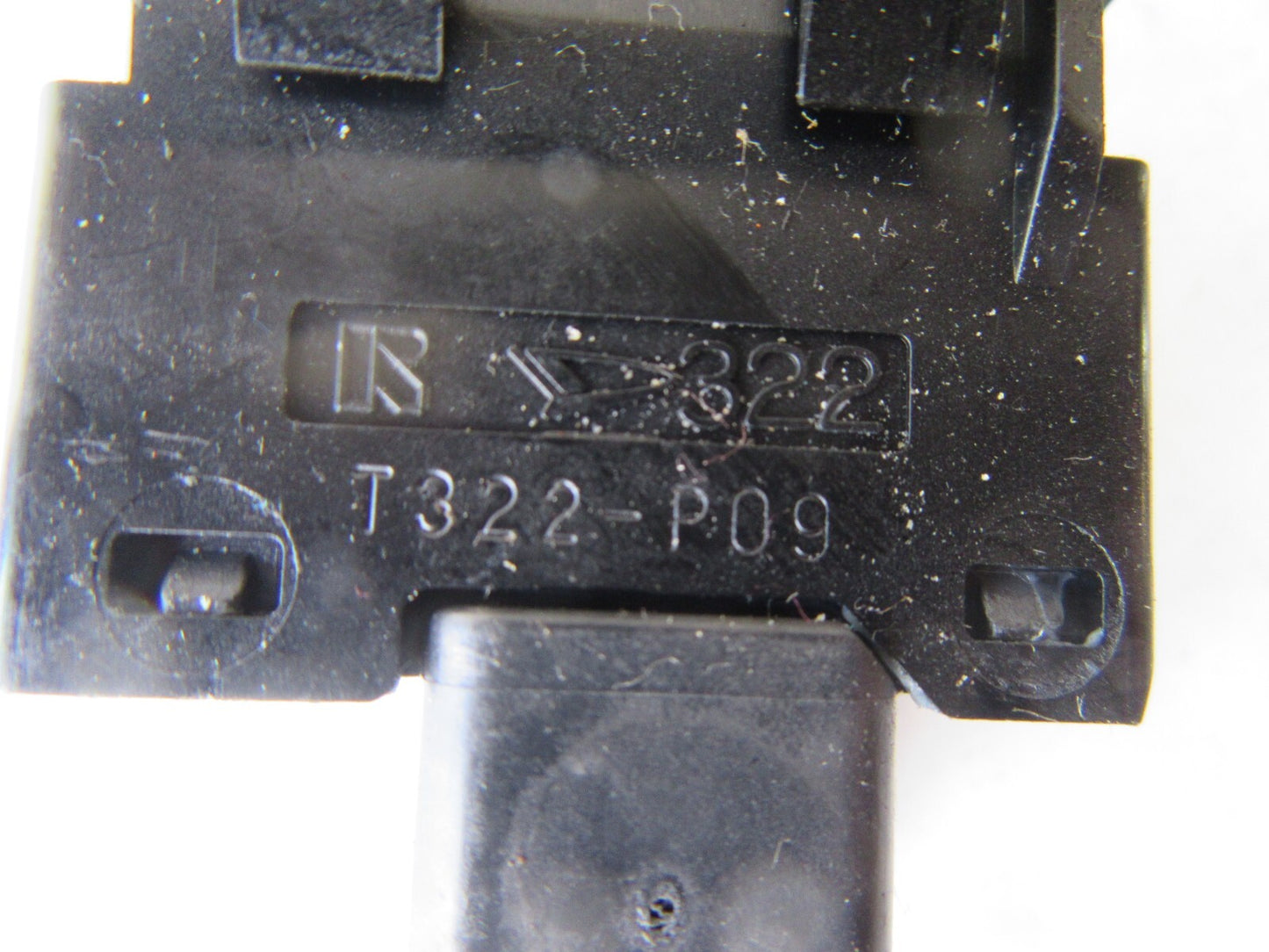 DAIHATSU YRV REAR WINDOW DEMIST SWITCH 2000-2005 HW03