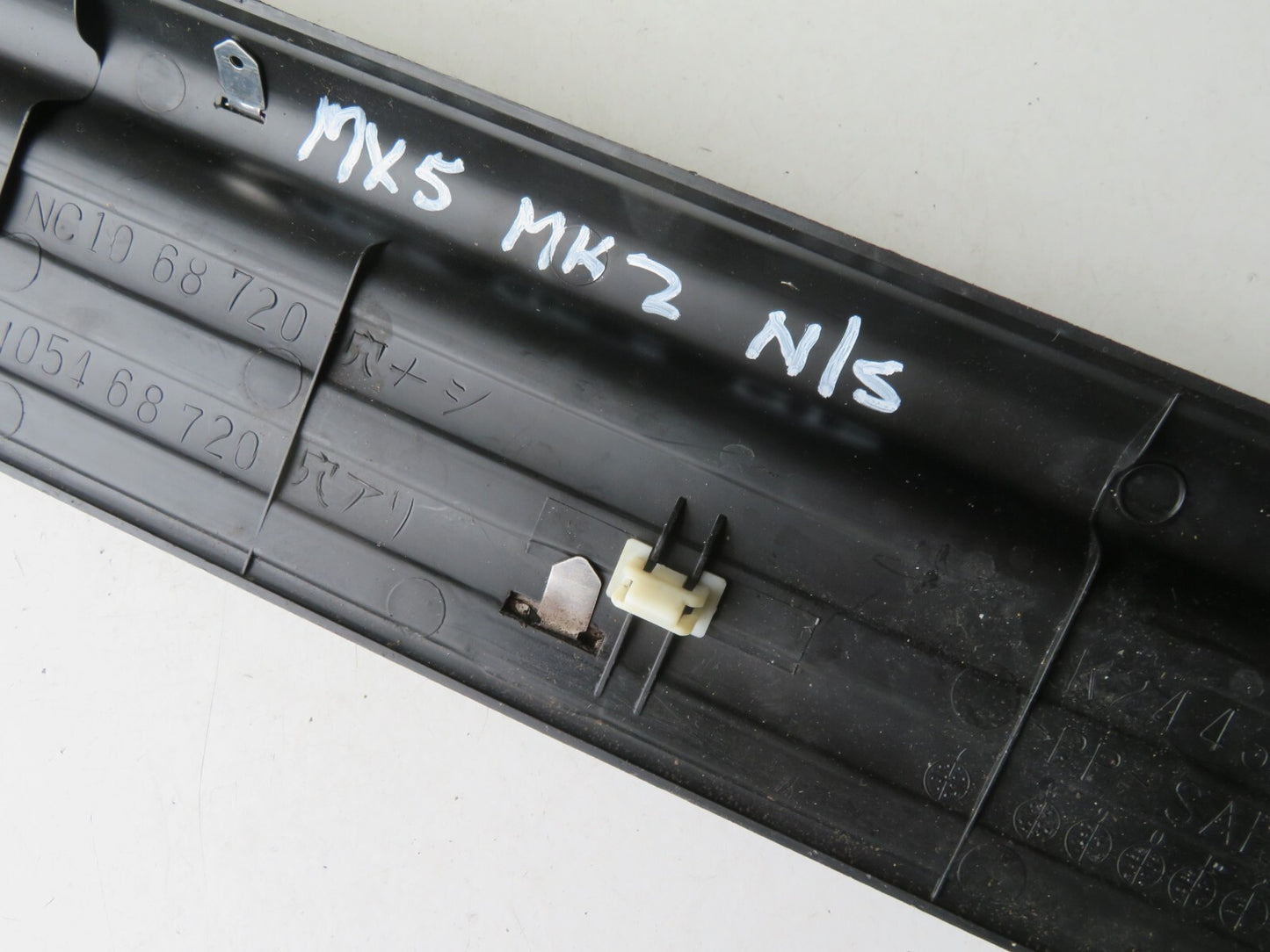 MAZDA MX5 MX-5 MK2 INTERIOR KICK PANEL SILL TRIMS PAIR 1998-2005