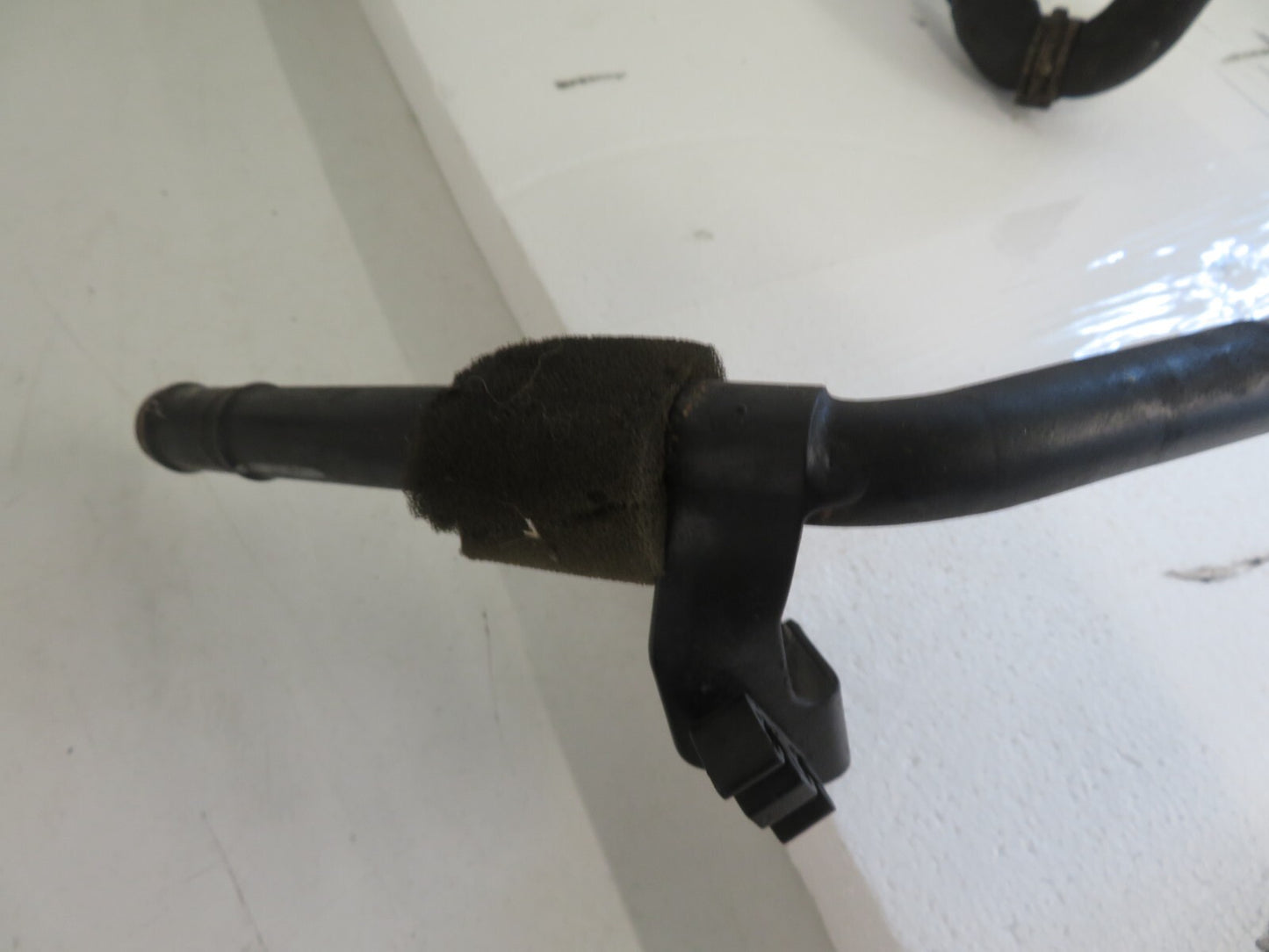 JAGUAR XF X250 ENGINE ANTIFREEZE COOLANT PIPE 2008-2016