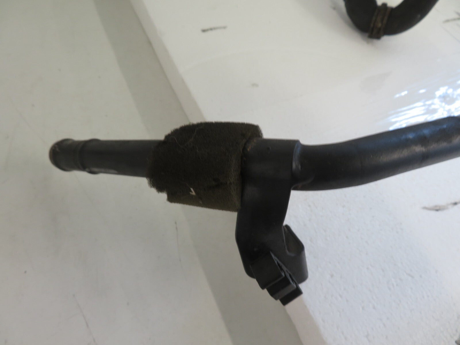 JAGUAR XF X250 ENGINE ANTIFREEZE COOLANT PIPE 2008-2016