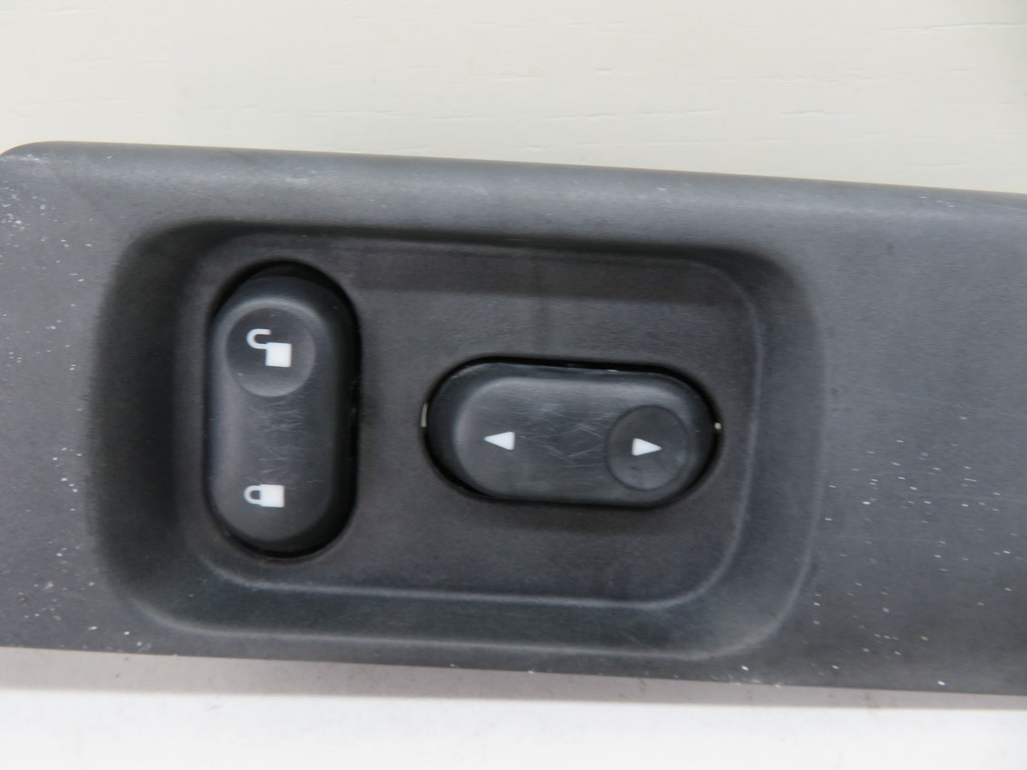 LAND ROVER FREELANDER 1 NS PASSENGER WINDOW SWITCH 2004-2006 1672-7
