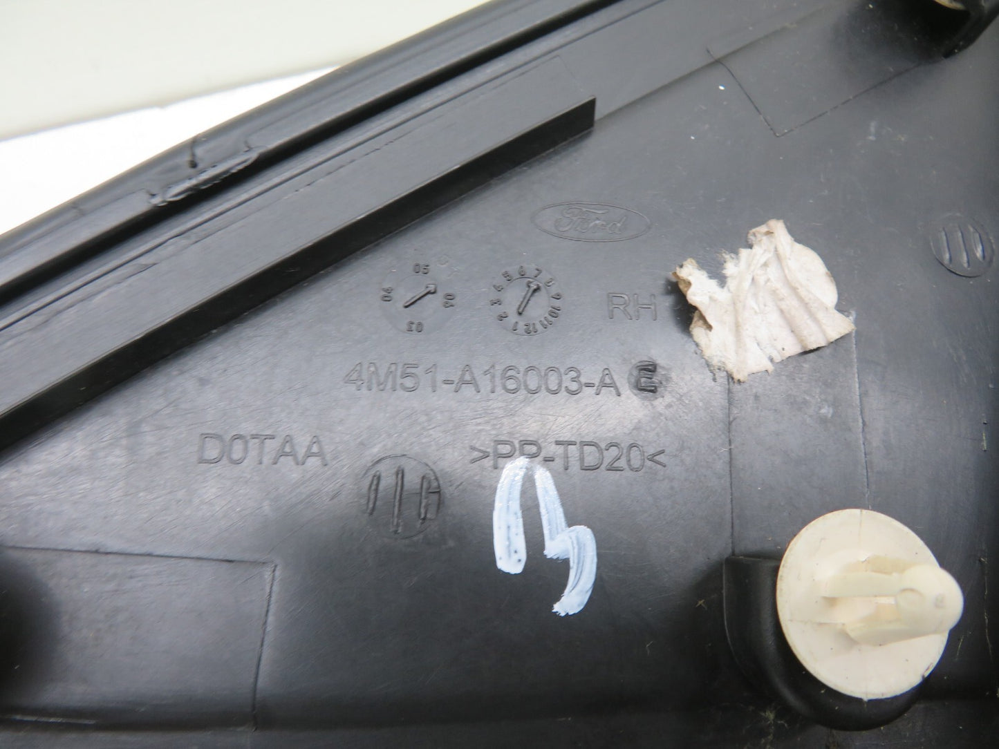 FORD FOCUS MK2 ST225 OS DRIVER FRONT QUARTER TRIM 2006-2010 1654-3