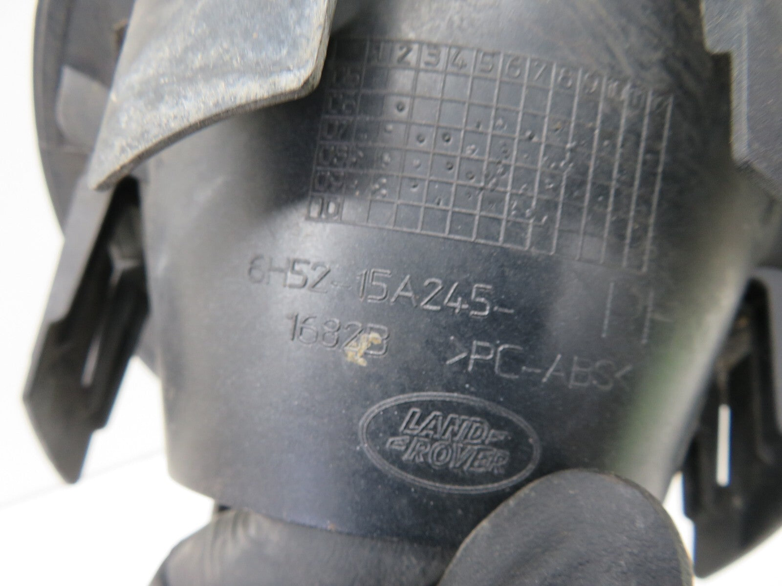 LAND ROVER FREELANDER 2 OS DRIVER FRONT FOG LIGHT SURROUND TRIM 2006-2014