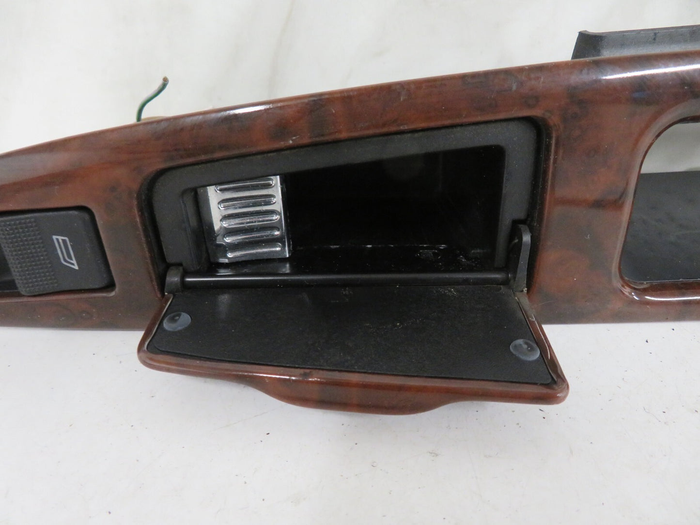 AUDI A8 D2 NSR DOOR WINDOW SWITCH HANDLE TRIM 1998-2002 A1652-17