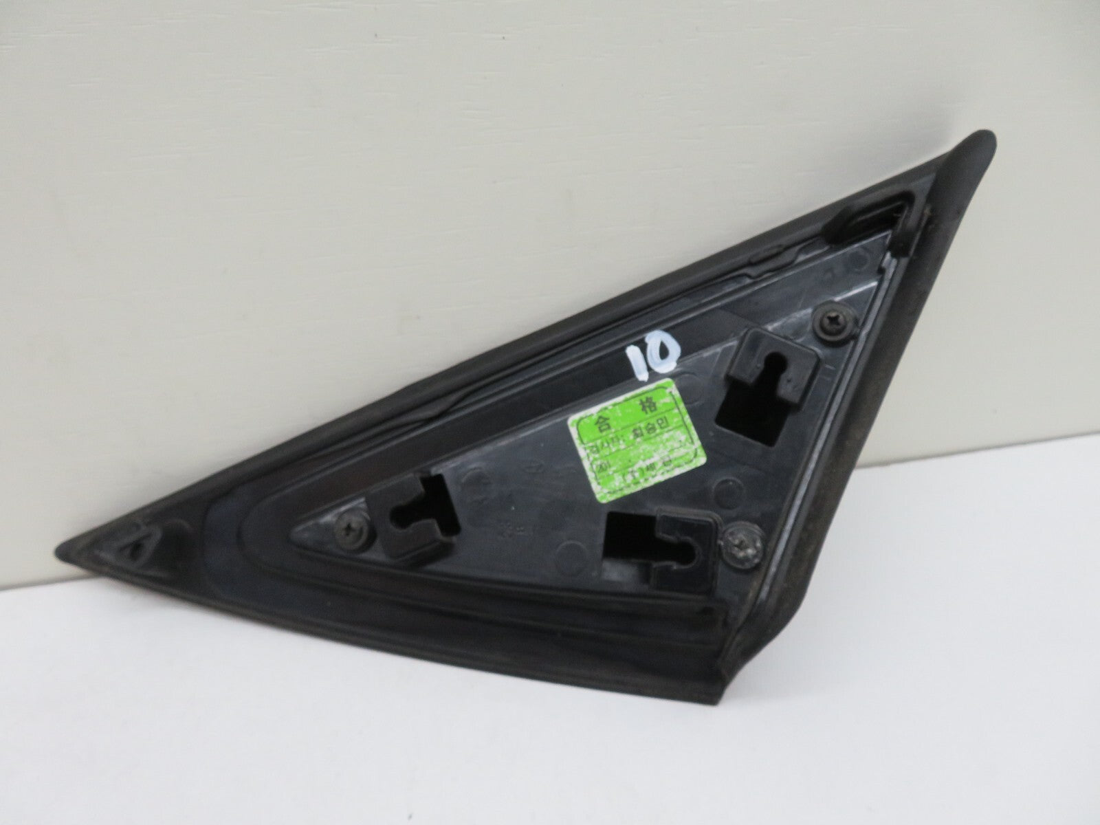 HYUNDAI I40 OS DRIVER SIDE FRONT QUARTER TRIM 2011-2015 A581-10