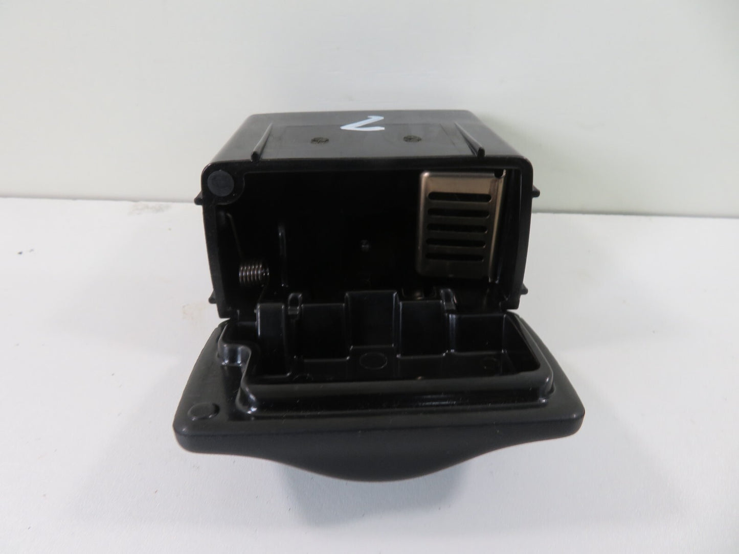 HONDA CRV MK2 REAR ASHTRAY 2002-2007 1407-7