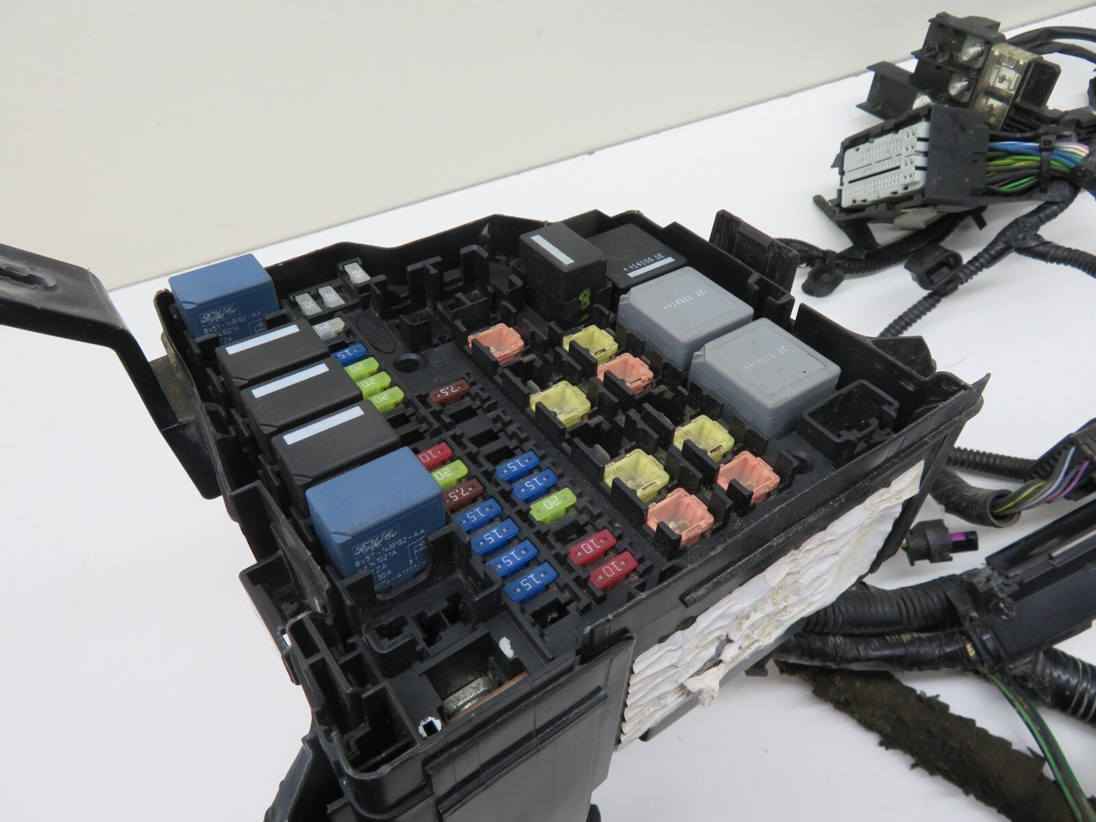 FORD FIESTA MK7 ST180 ENGINE BAY FUSE BOX WITH CUT LOOM 2013-2017 1543-1