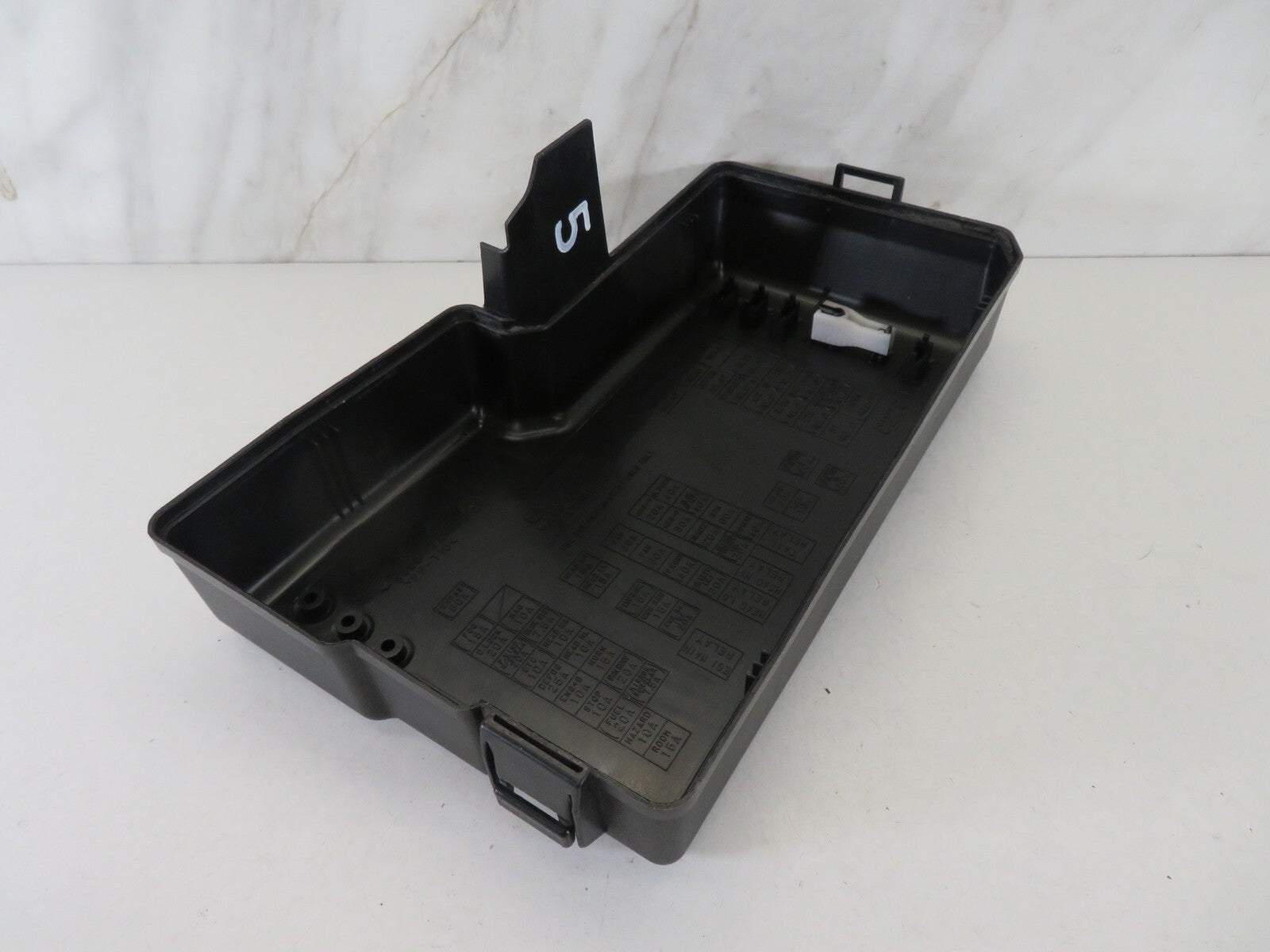 MAZDA 5 MPV ENGINE BAY FUSE BOX COVER 2005-2010 A1320-5