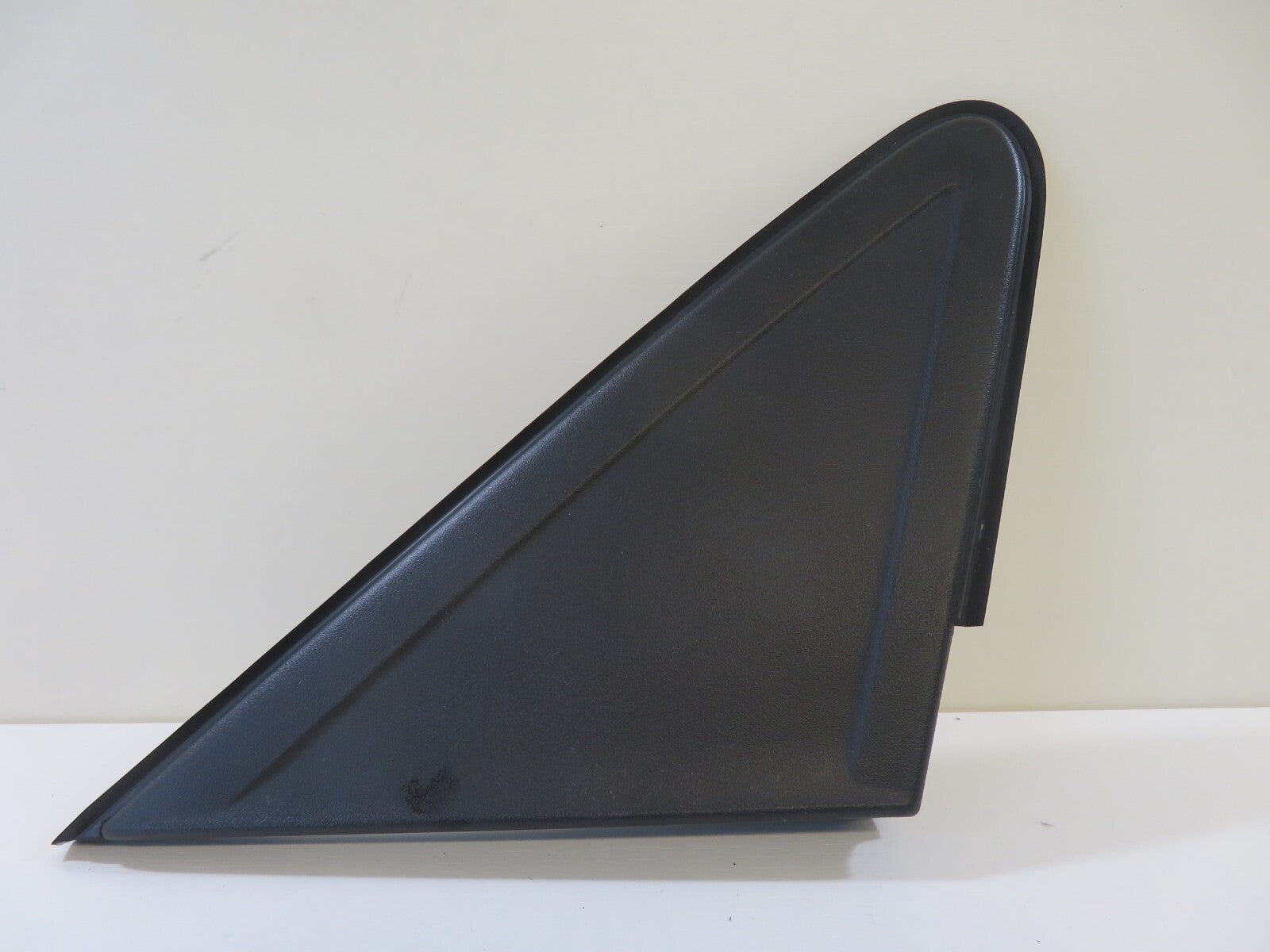 FORD FOCUS MK2 OS DRIVER FRONT QUARTER TRIM 4M51-A16003-A 2004-2011 1744-12