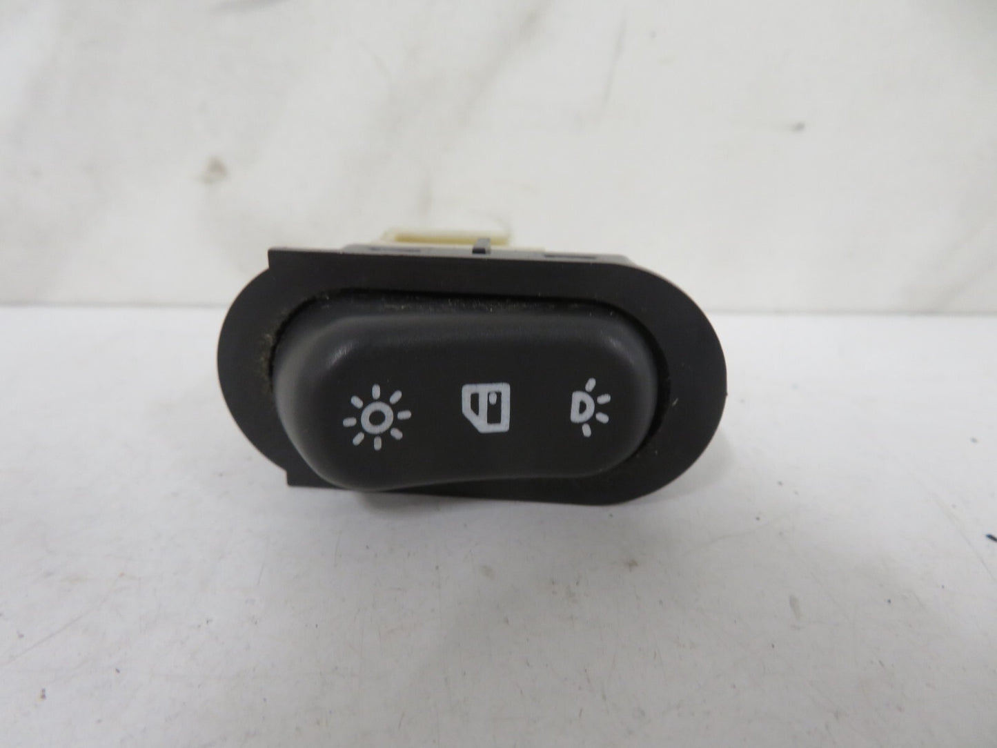 SAAB 93 9-3 INTERIOR ROOF LIGHT SWITCH 4411997 1998-2002 SB31