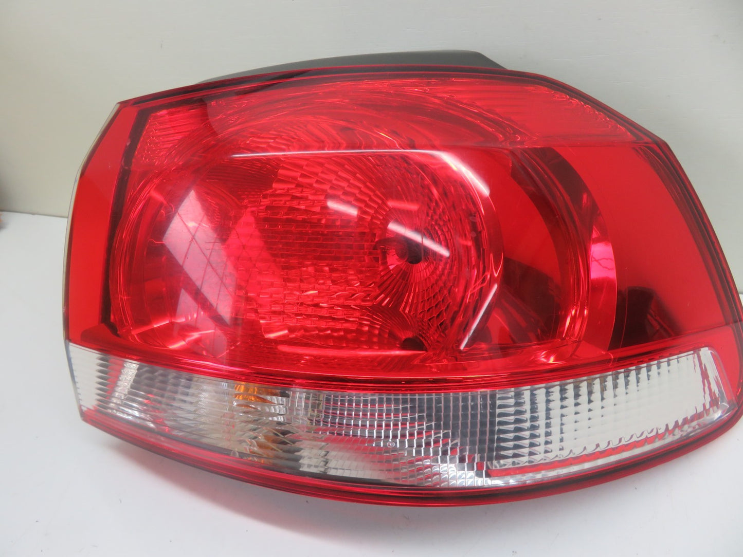 VW GOLF MK6 OS DRIVER REAR TAIL LIGHT CLUSTER 2009-2013 REF-4