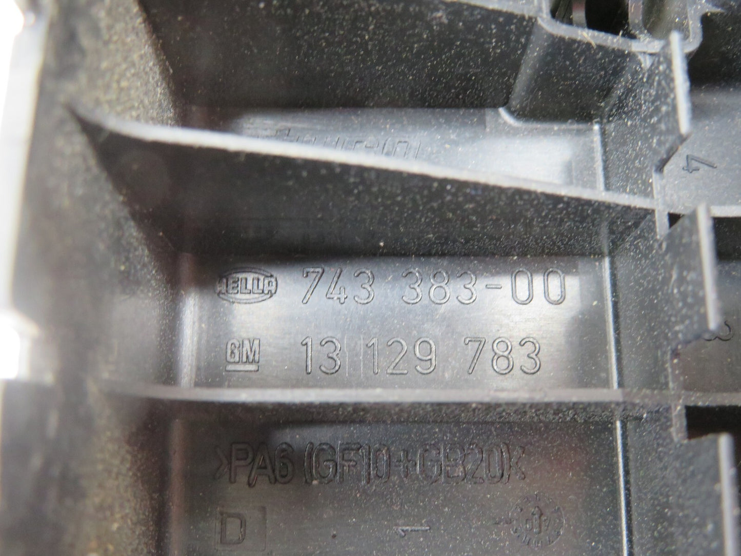 VAUXHALL ASTRA MK5 FUSE BOX RELAY COVER 13129783 2004-2010 1049-4