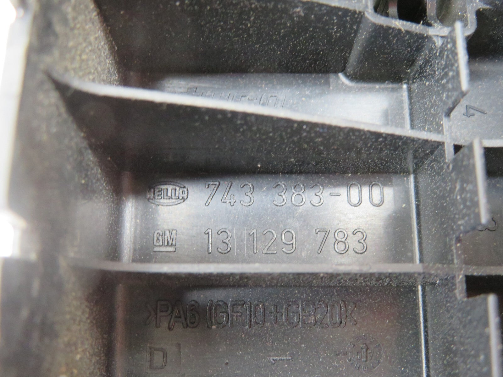 VAUXHALL ASTRA MK5 FUSE BOX RELAY COVER 13129783 2004-2010 1049-4