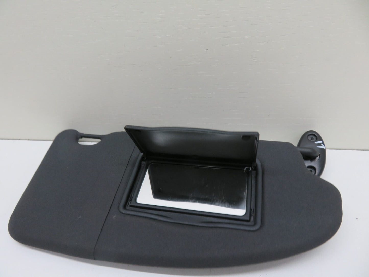 FORD FOCUS ST225 OS DRIVER SIDE SUN VISOR (2005-2010) 1345-17